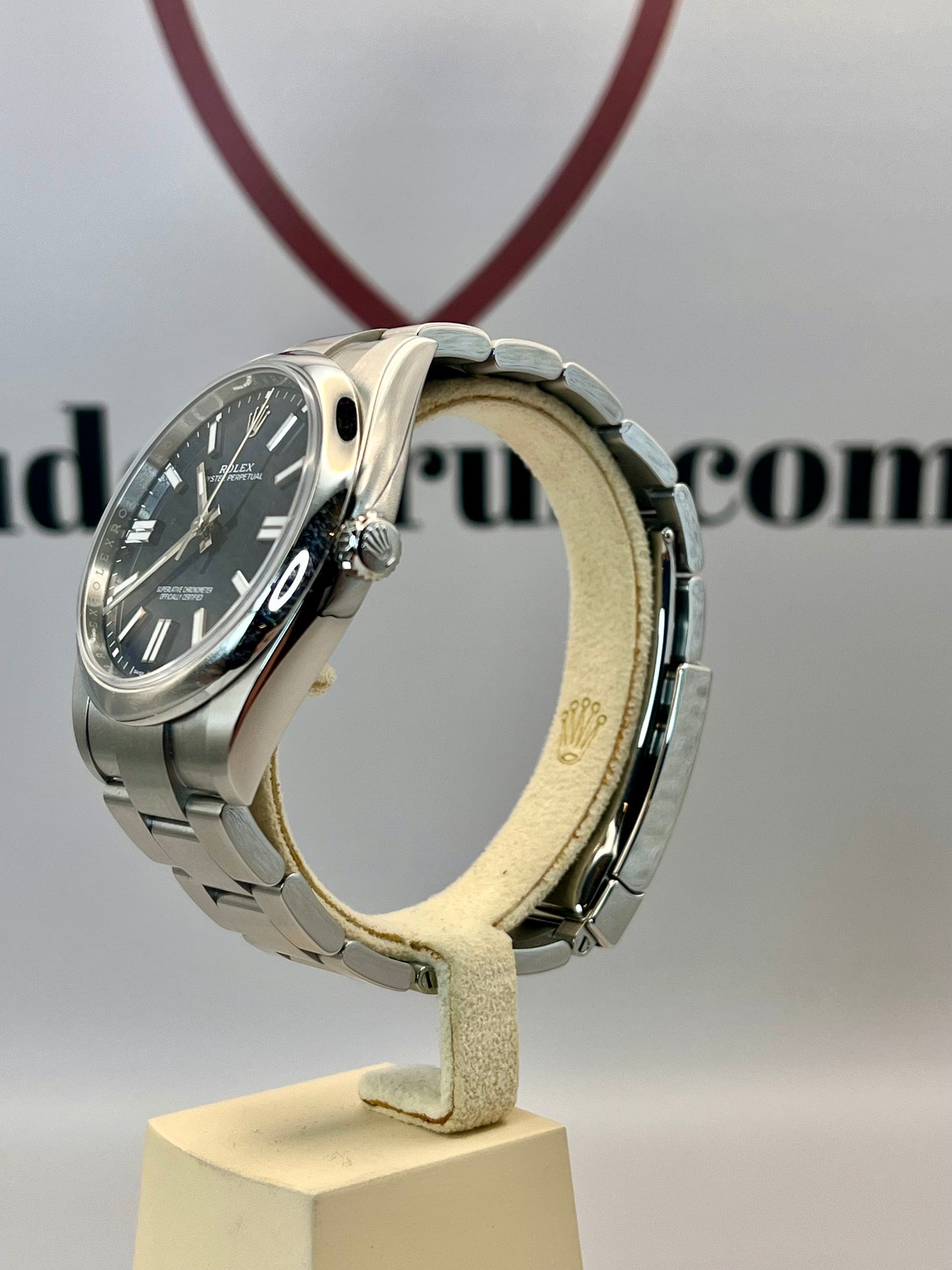 2025 ROLEX Oyster Perpetual 41mm - 124300 - Full Set - Warranty to March 2030