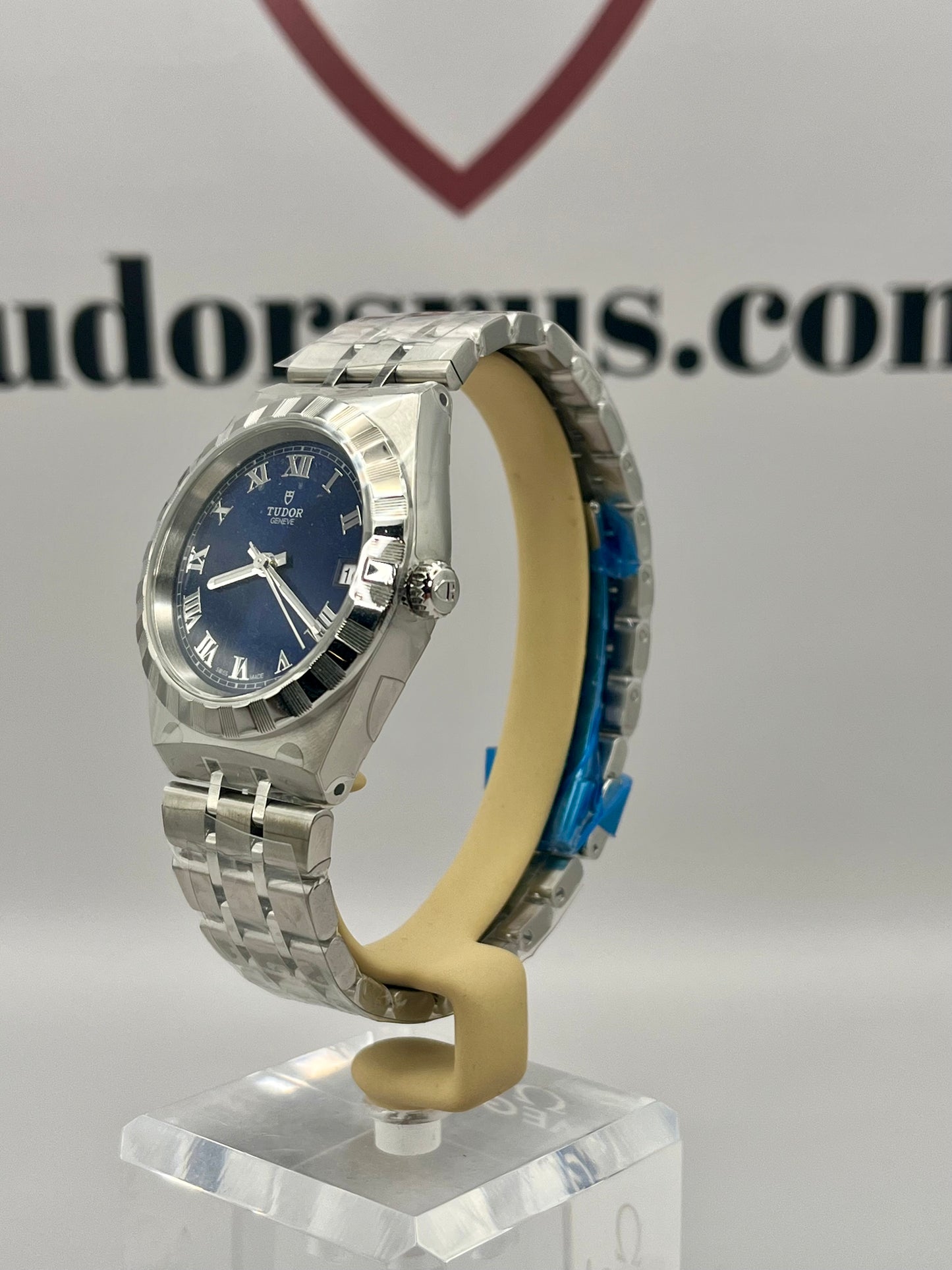 2025 *NEW & UNWORN* TUDOR Royal - 28400 - 34mm - Full Set