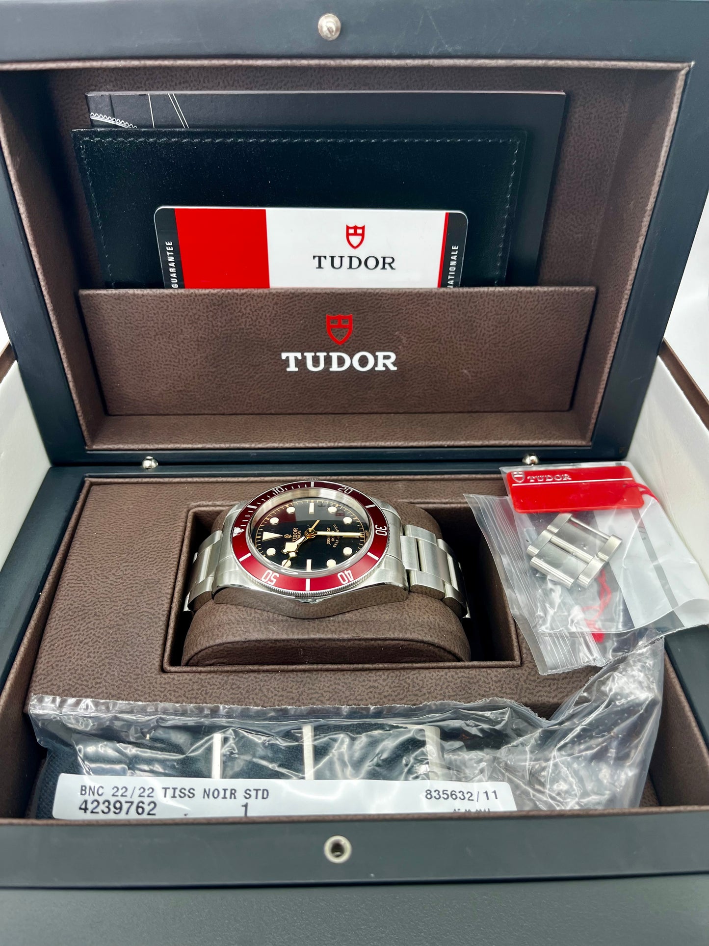 **UNWORN FROM NEW** 2017 TUDOR Black Bay 41mm - 79220R - 'Smiley' - Full Set