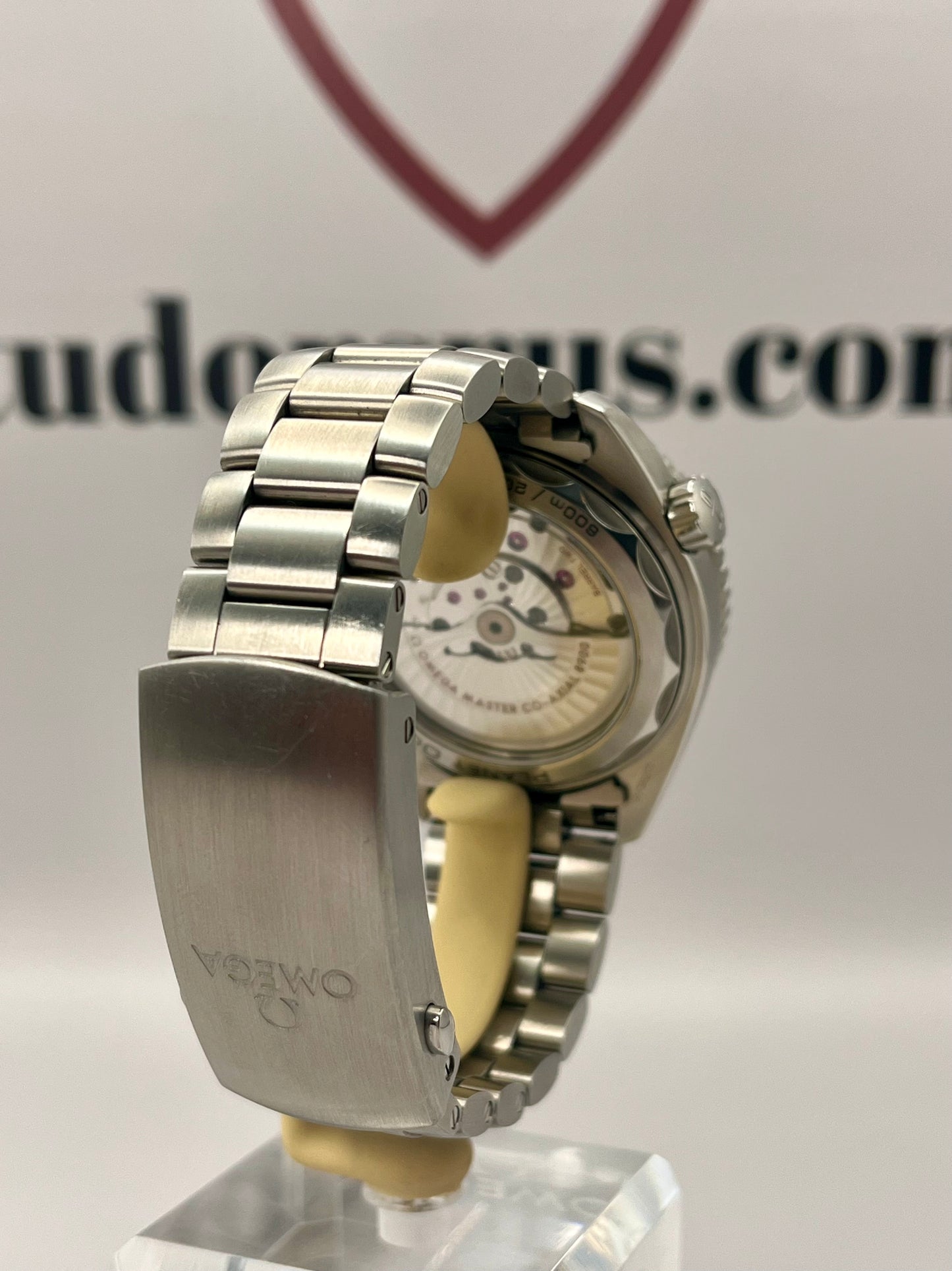 OMEGA SeaMaster Planet Ocean - 215.30.44.21.04.001 - 43.5 mm