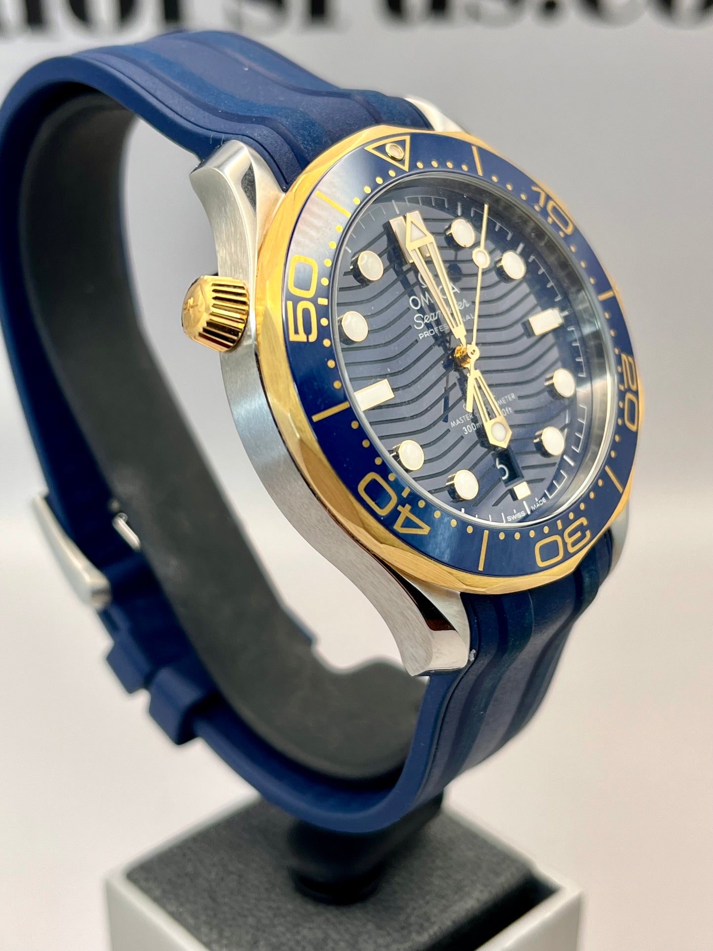 2019 OMEGA Seamaster - 210.22.42.20.03.001 - 42mm - Full Set - MINT