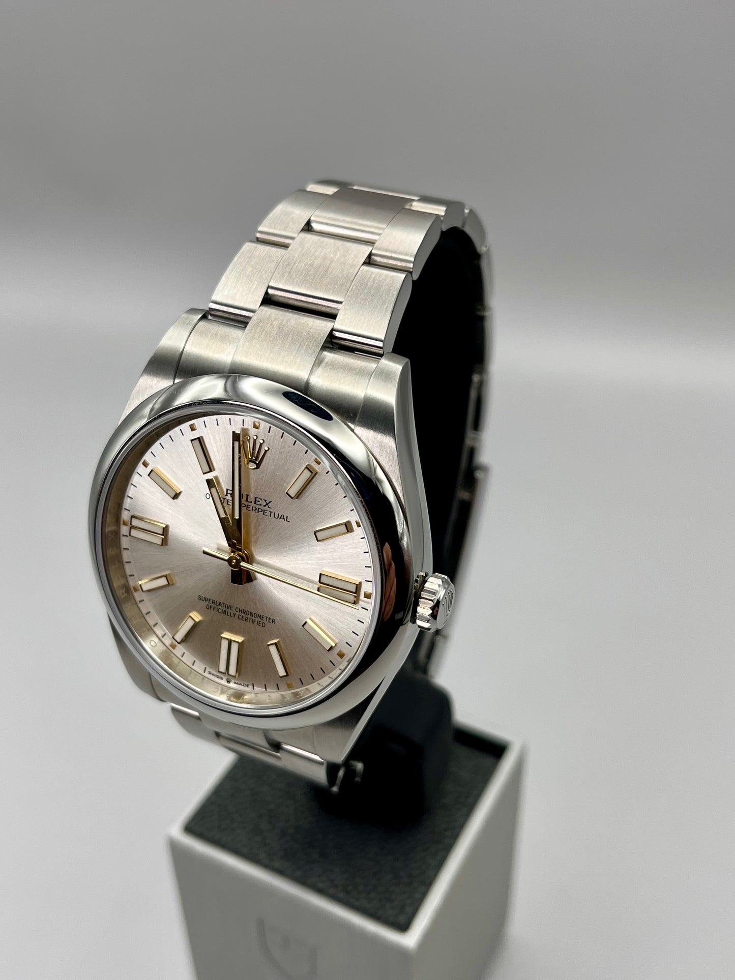 2024 ROLEX Oyster Perpetual 41mm - 124300 - Full Set - Warranty to March 2029