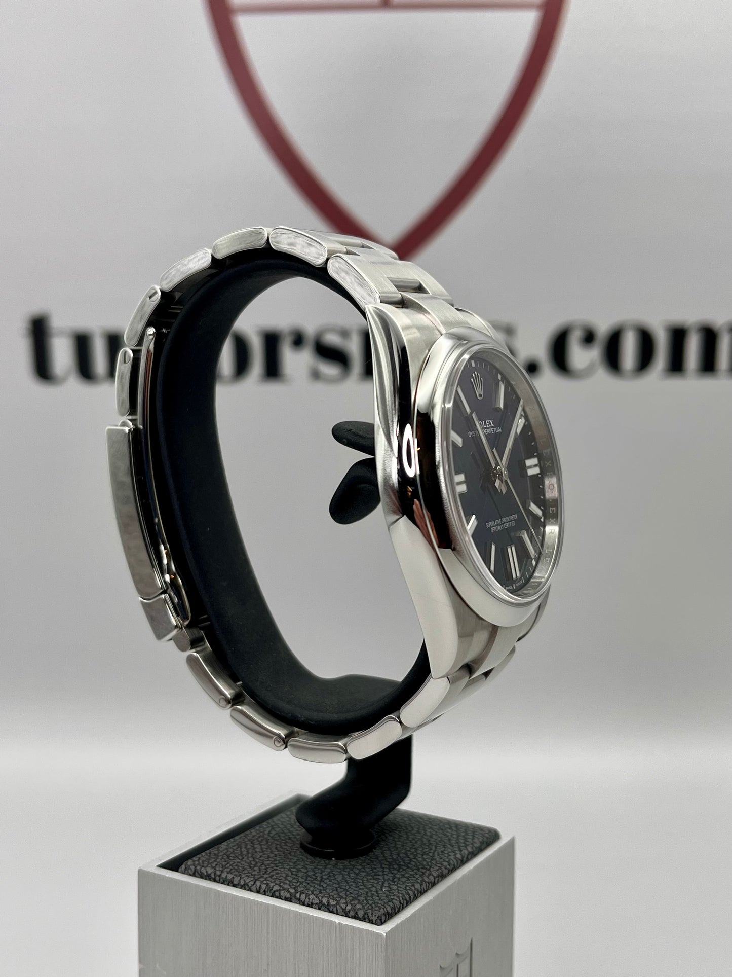 2024 ROLEX Oyster Perpetual 41mm - 124300 - Full Set - Warranty to June 2029