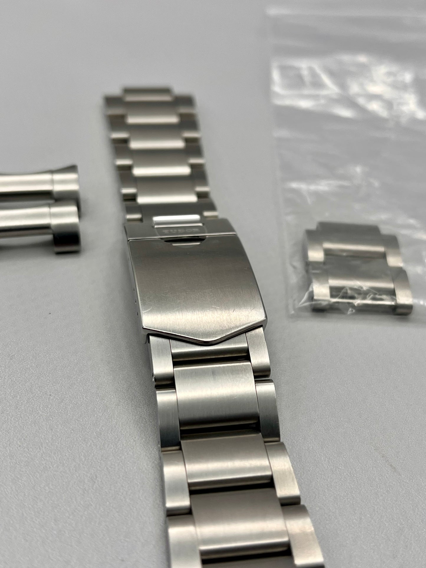 2015 TUDOR Black Bay 79220B 'Smiley ' - 41mm - Full Set - Beautiful Condition