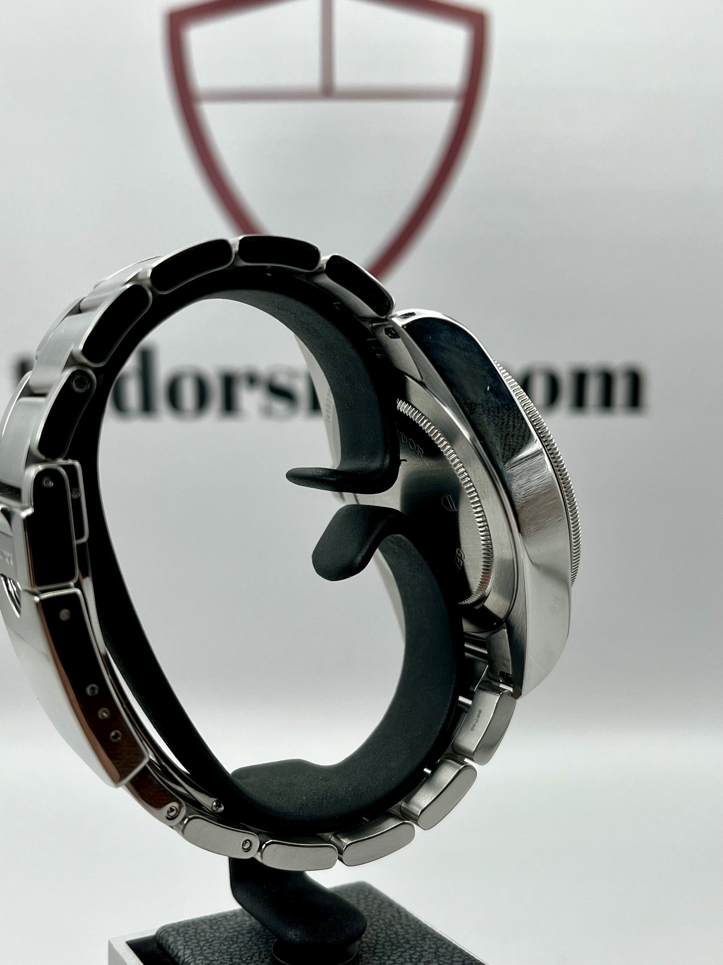 TUDOR Black Bay 79220N - 41mm - 'Smiley' - Full Set