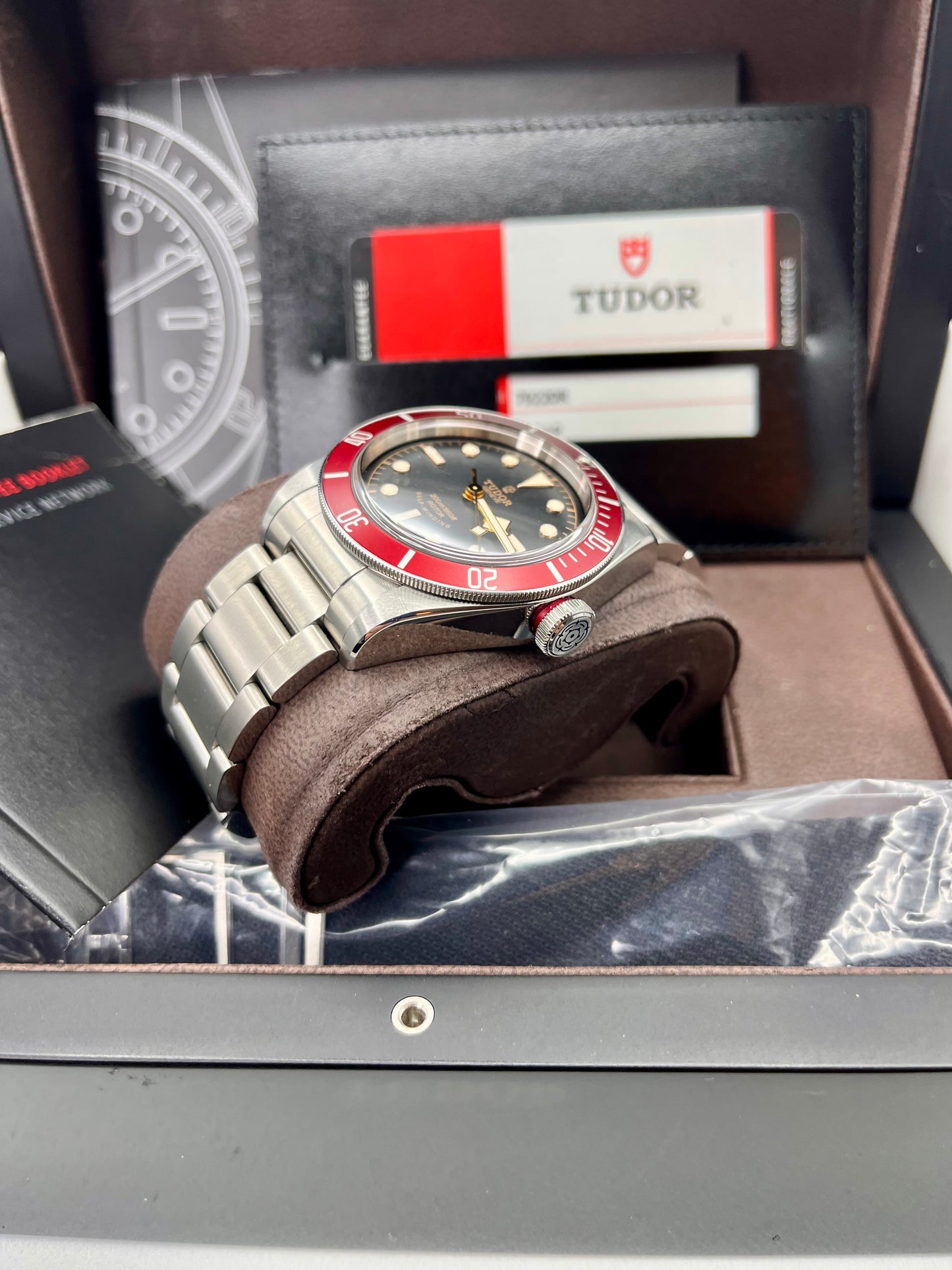 TUDOR Black Bay 79220R 'Smiley ' - 41mm - Full Set - Exceptional 'UNWORN'
