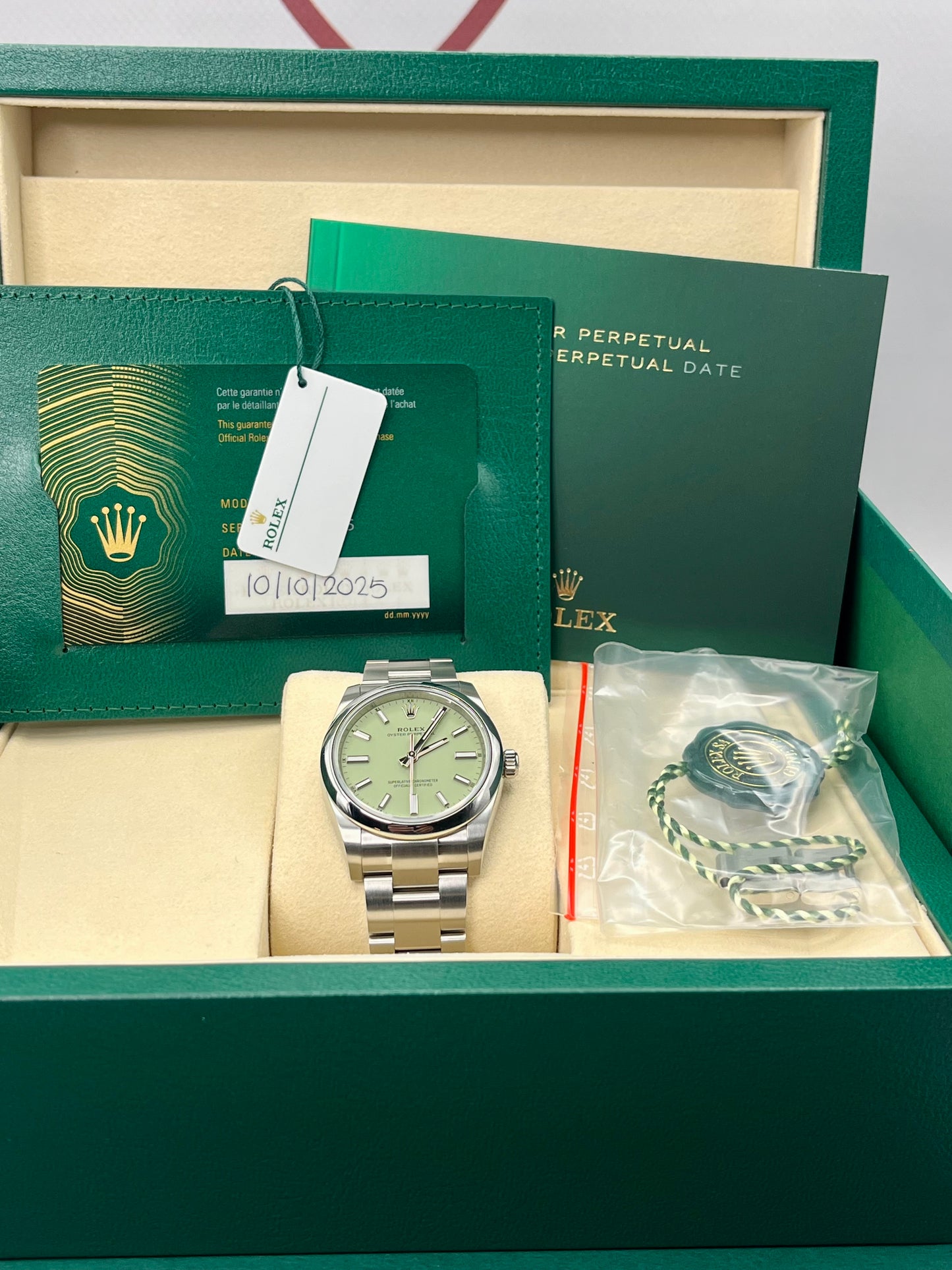 2025 *BRAND NEW* ROLEX OP34 Pistachio - 124200 - 34mm - Full Set