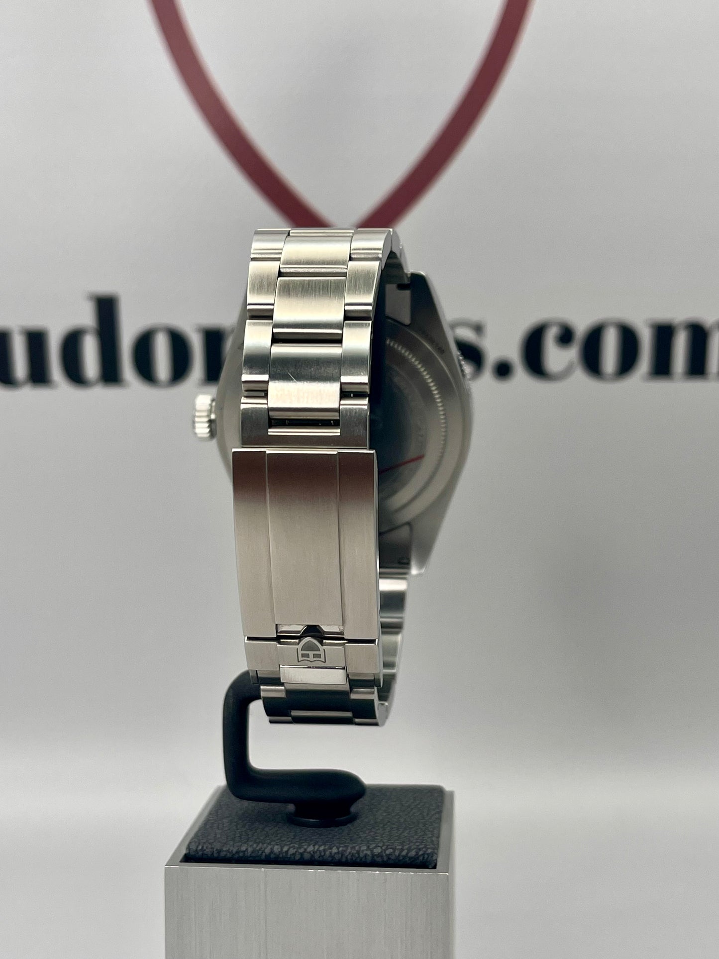2025 TUDOR Black Bay 68 - 43mm - M7943A1A0NU - Full Set