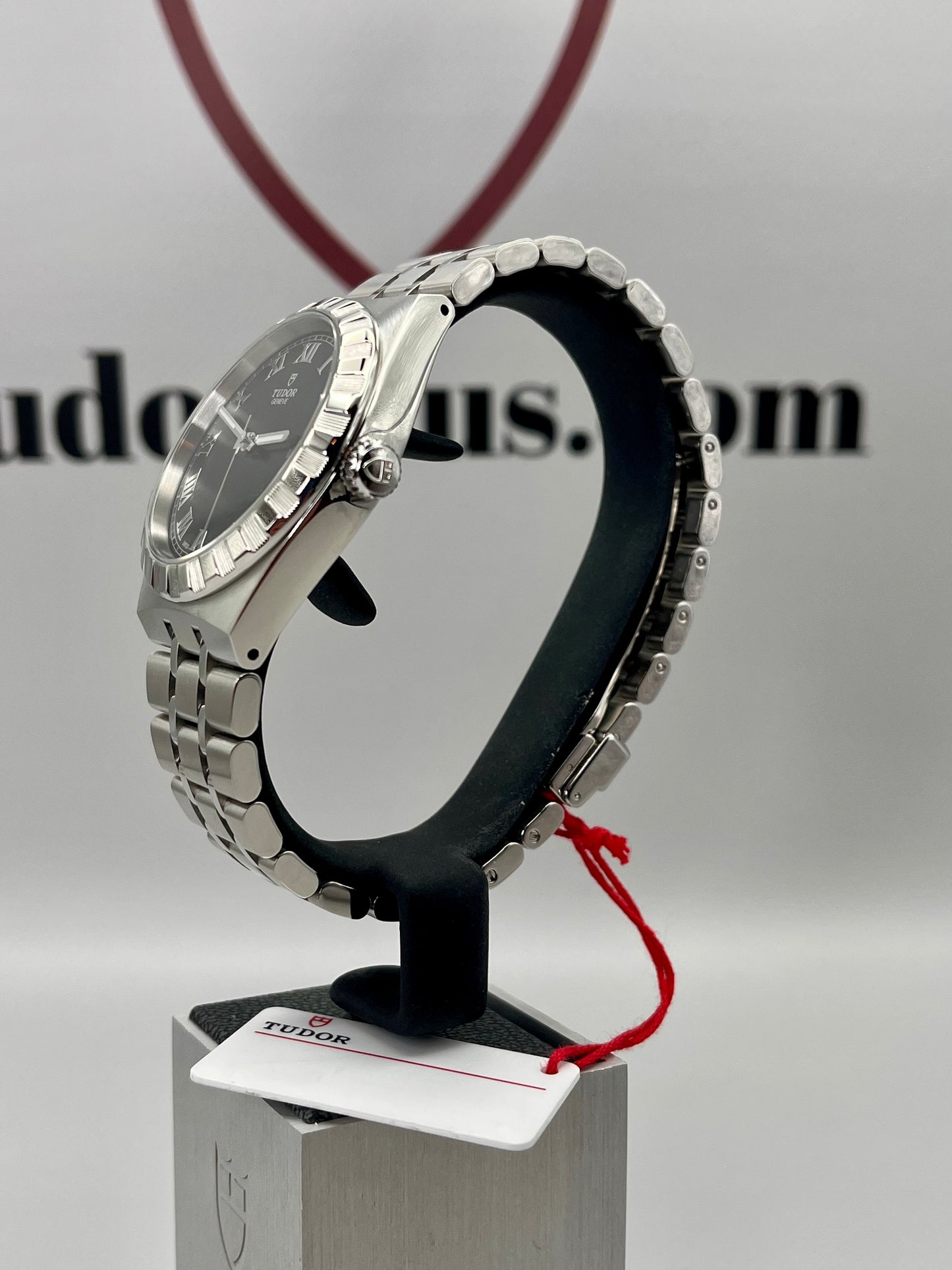 5 days old - 10% off RRP - 28500 - 38mm - Full Set - Warranty to Mar 2030