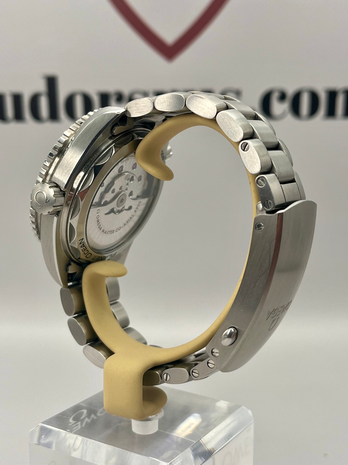 OMEGA SeaMaster Planet Ocean - 215.30.44.21.04.001 - 43.5 mm