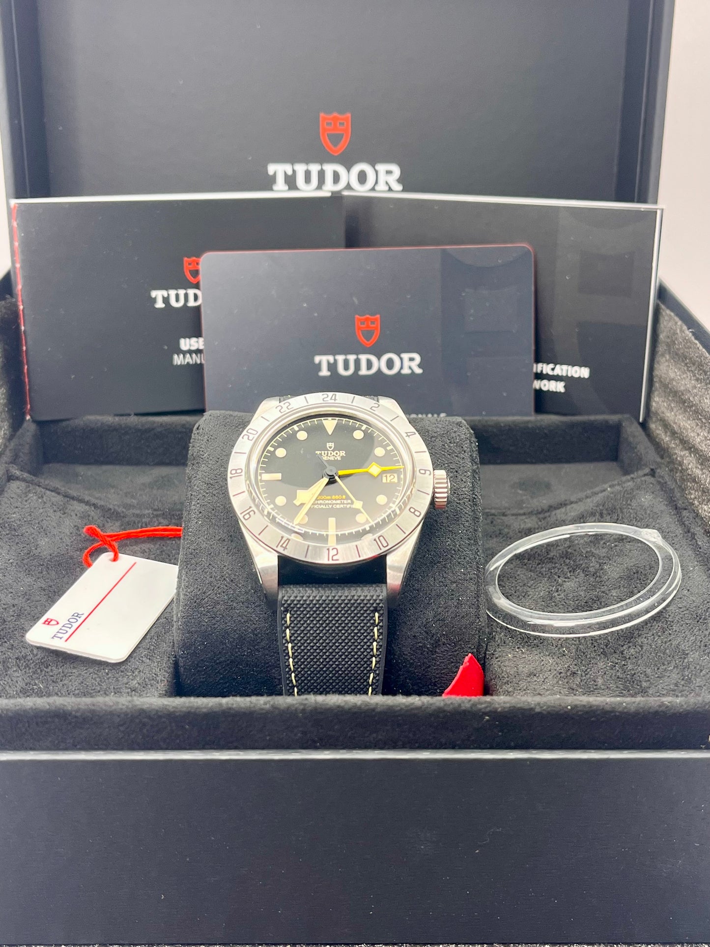 2025 TUDOR Black Bay Pro - 39mm - M79470 - Full Set