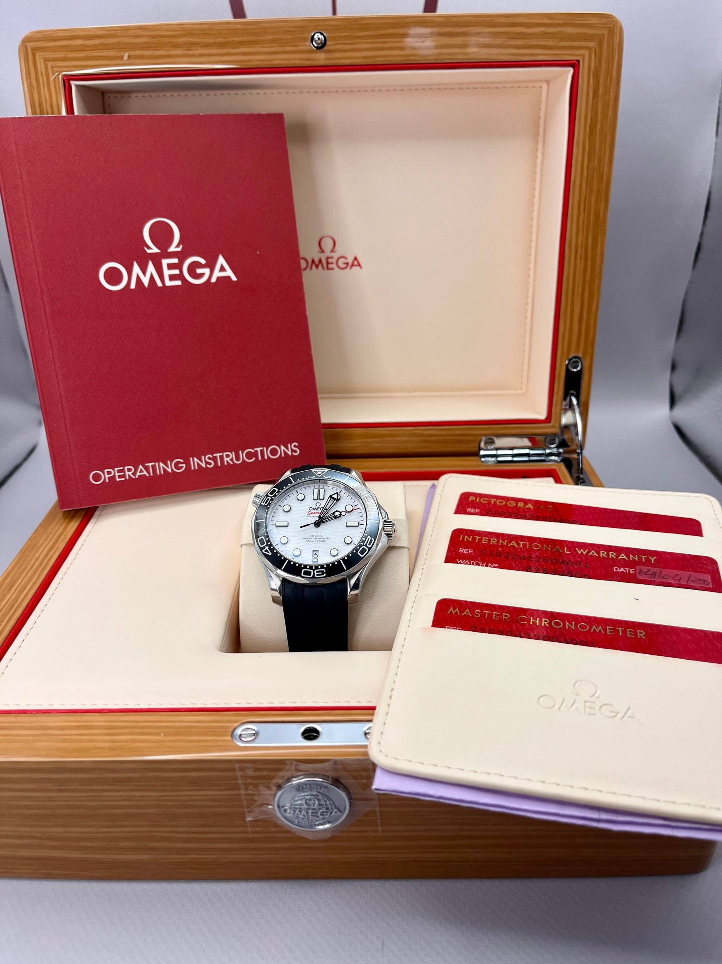 OMEGA Seamaster Diver 300M - 42mm - 210.32.42.20.04.001 - MINT