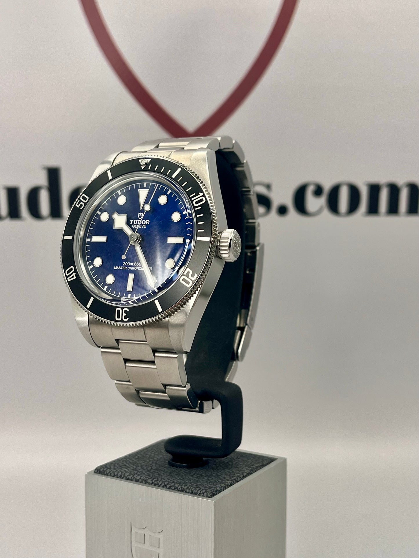 2025 TUDOR Black Bay 68 - 43mm - M7943A1A0NU - Full Set