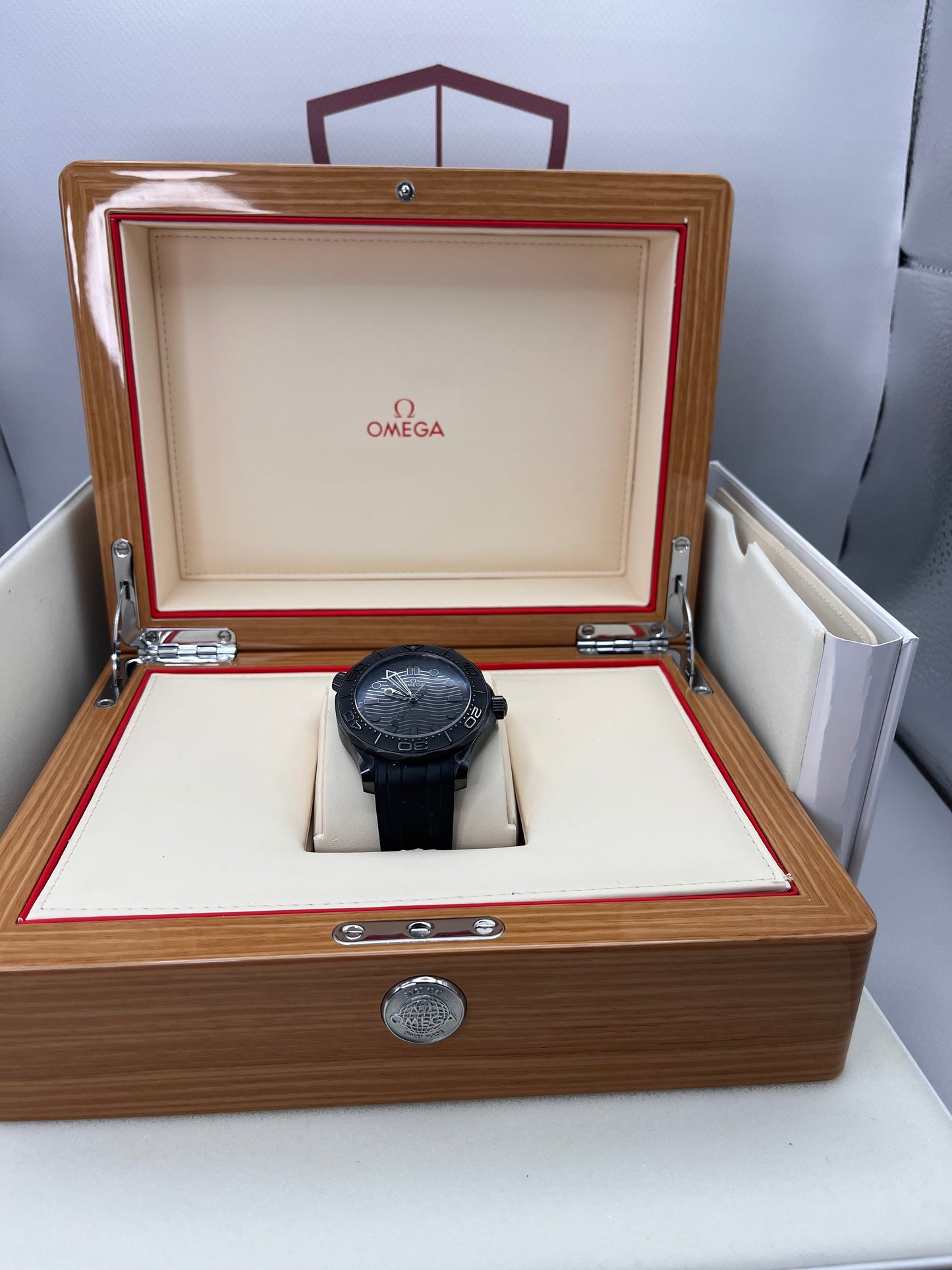 2024 Omega Seamaster Diver 300 - 43.5mm - 210.92.44.20.01.003 - Full Set