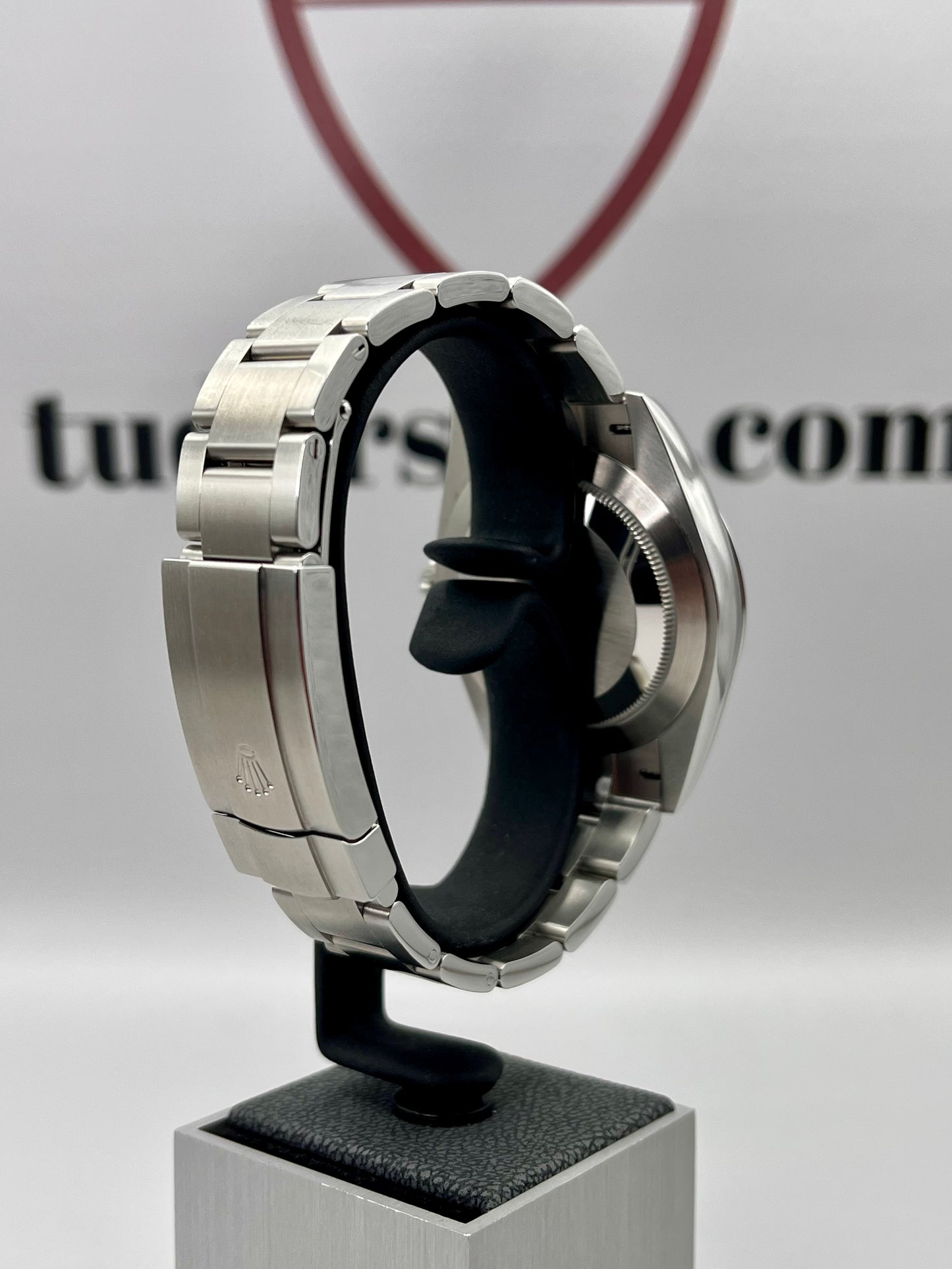 2024 ROLEX Oyster Perpetual 41mm - 124300 - Full Set - Warranty to June 2029
