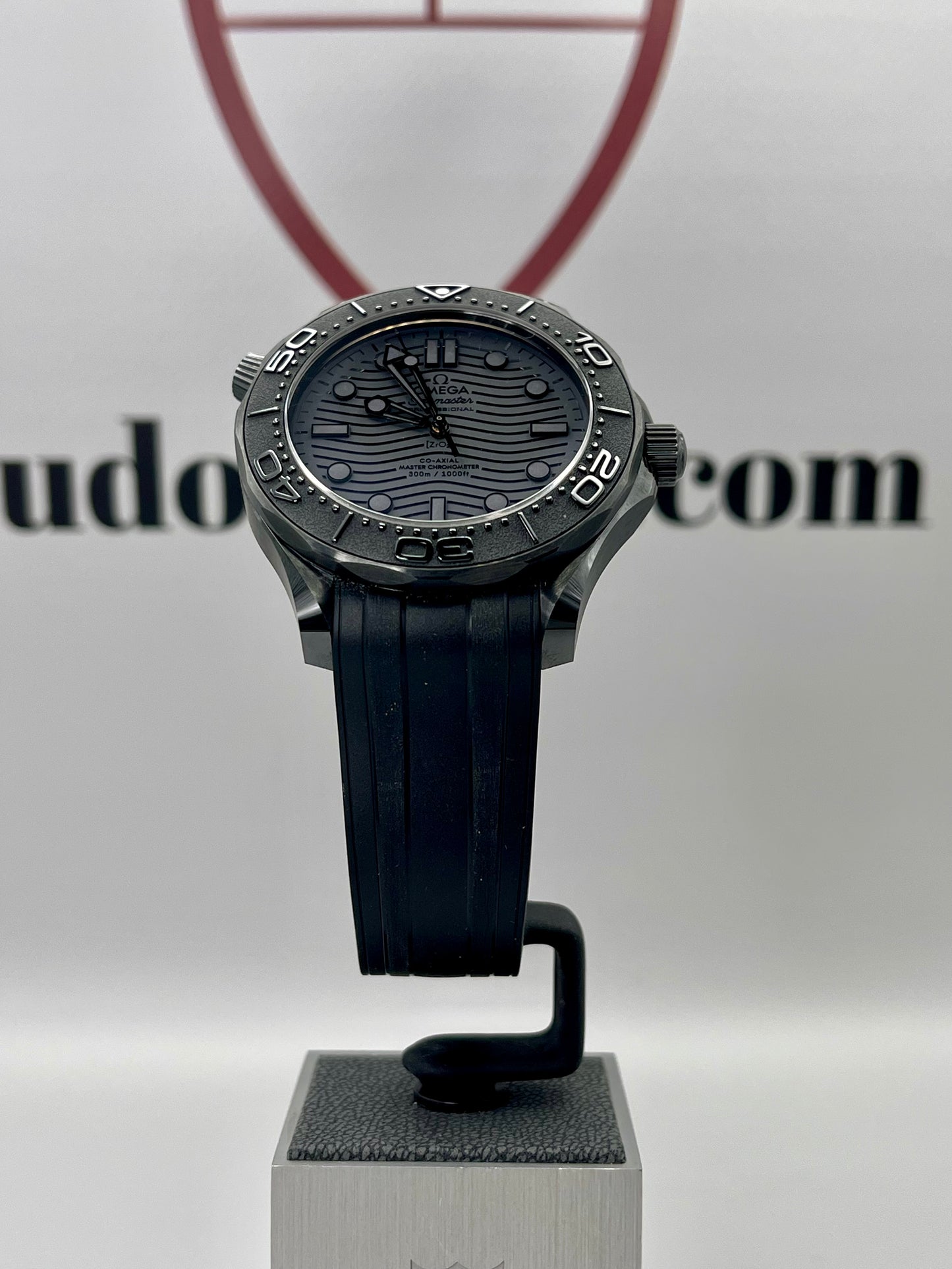 2024 Omega Seamaster Diver 300 - 43.5mm - 210.92.44.20.01.003 - Full Set