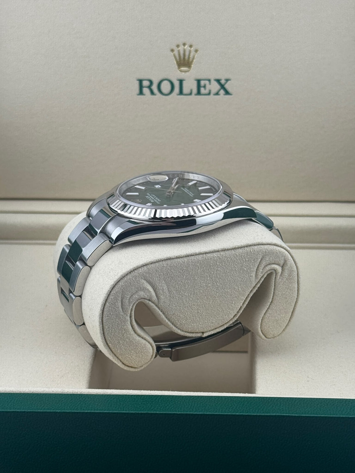 2026 ROLEX DateJust 126334 Ombre Dial 41mm Full Set