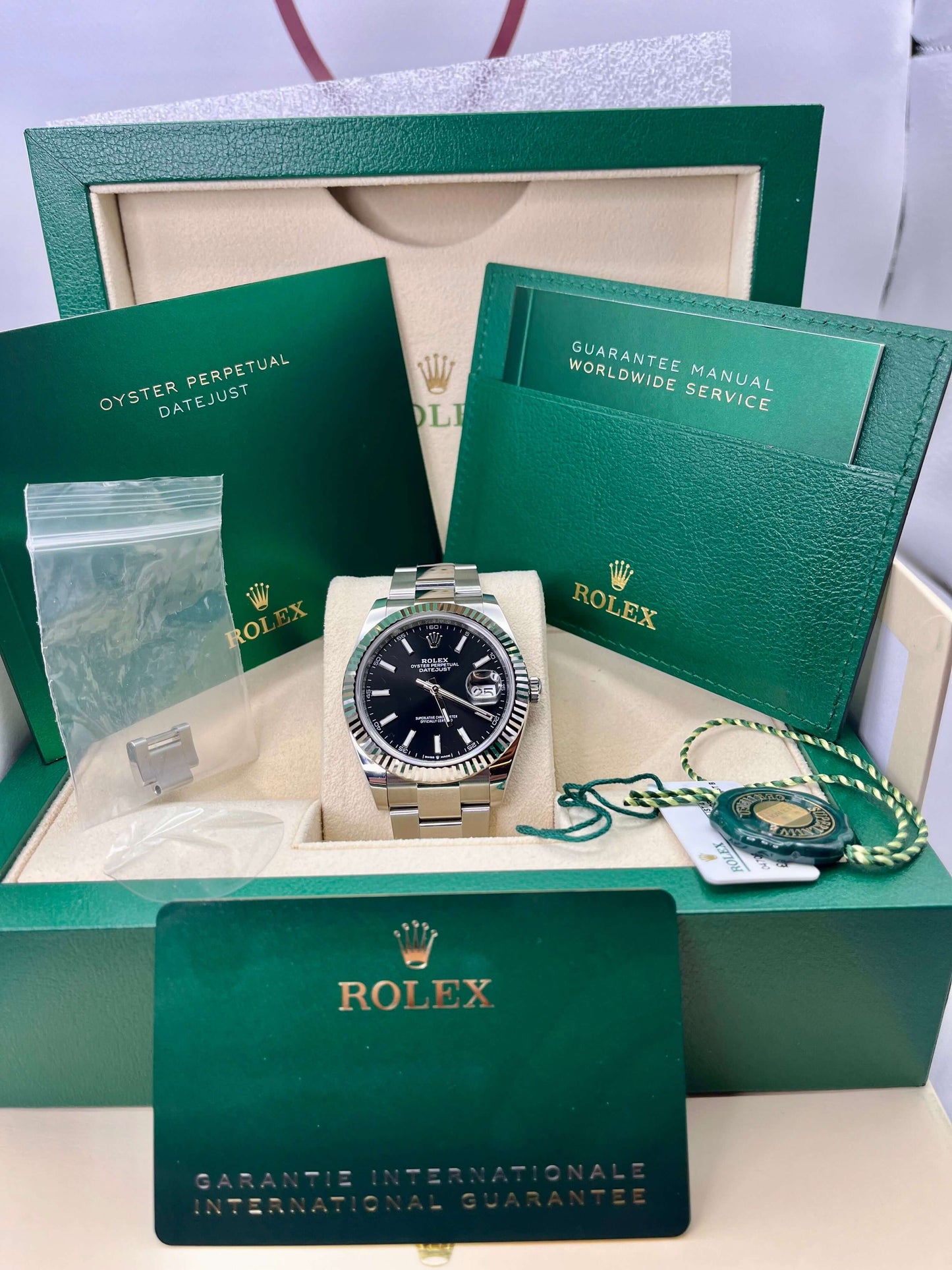 Dec 2022 ROLEX DateJust 41 - 126334 - 41mm - Full Set - Warranty to Dec 2027