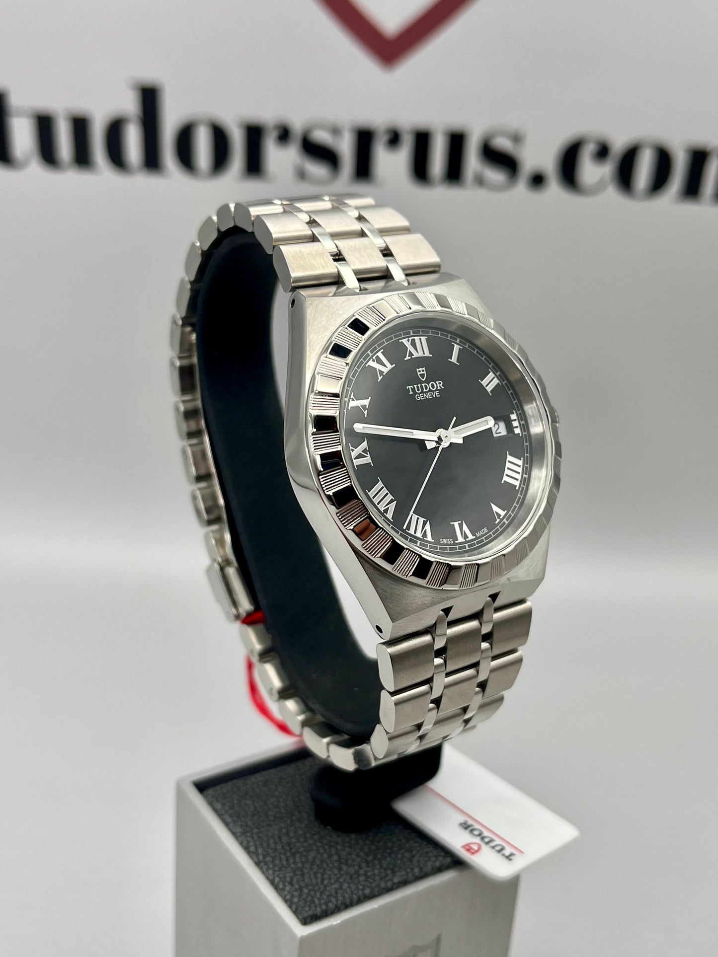 5 days old - 10% off RRP - 28500 - 38mm - Full Set - Warranty to Mar 2030