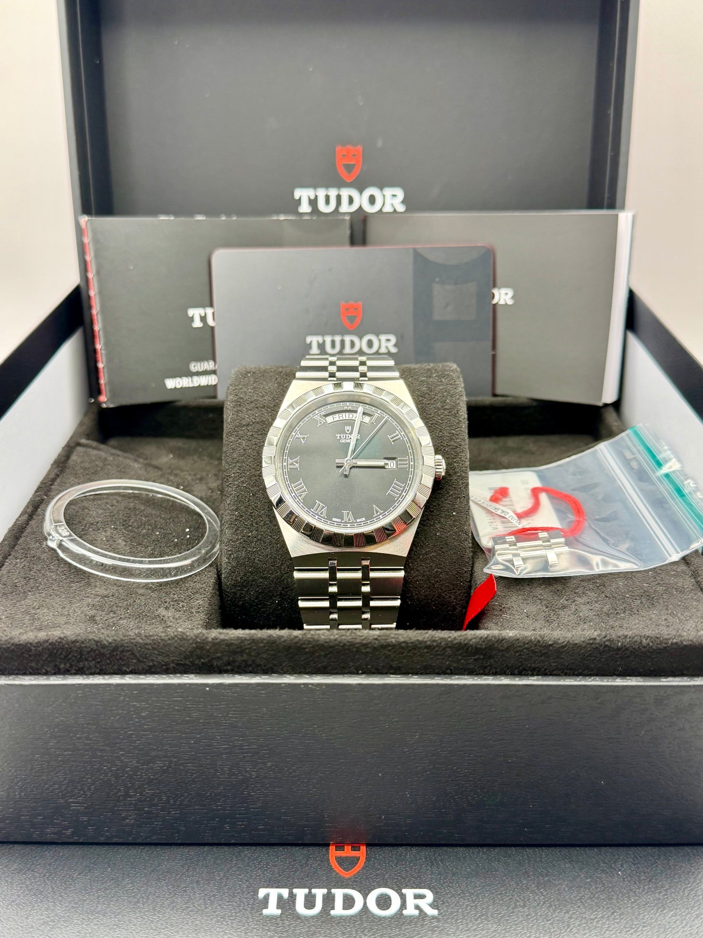 Nov 2025 UNWORN TUDOR Royal Day/Date Black Dial 28600 41mm