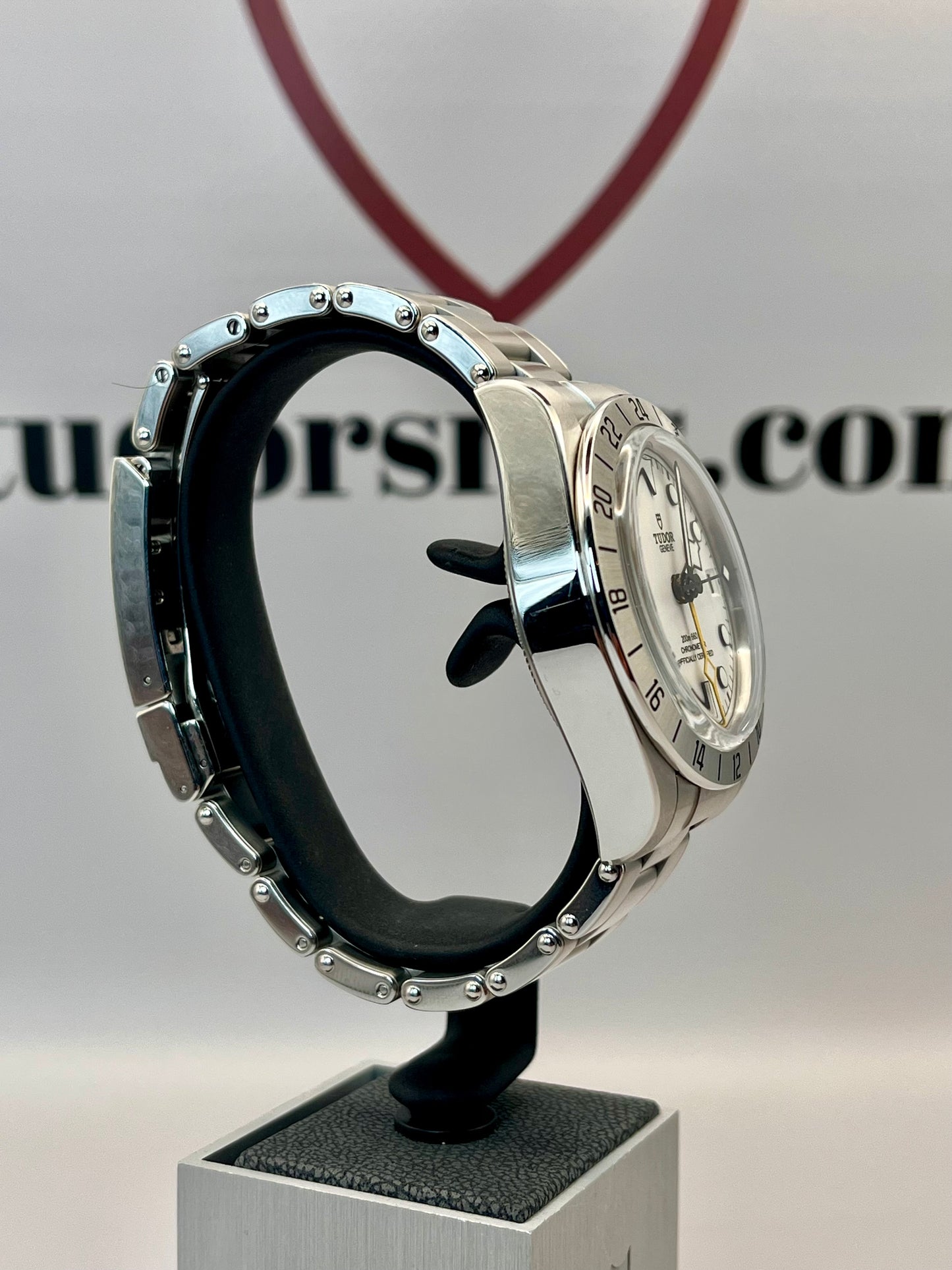 2025 TUDOR Black Bay Pro Opaline - 79470 - 39mm - Full Set - Warrnty to Apr 2030