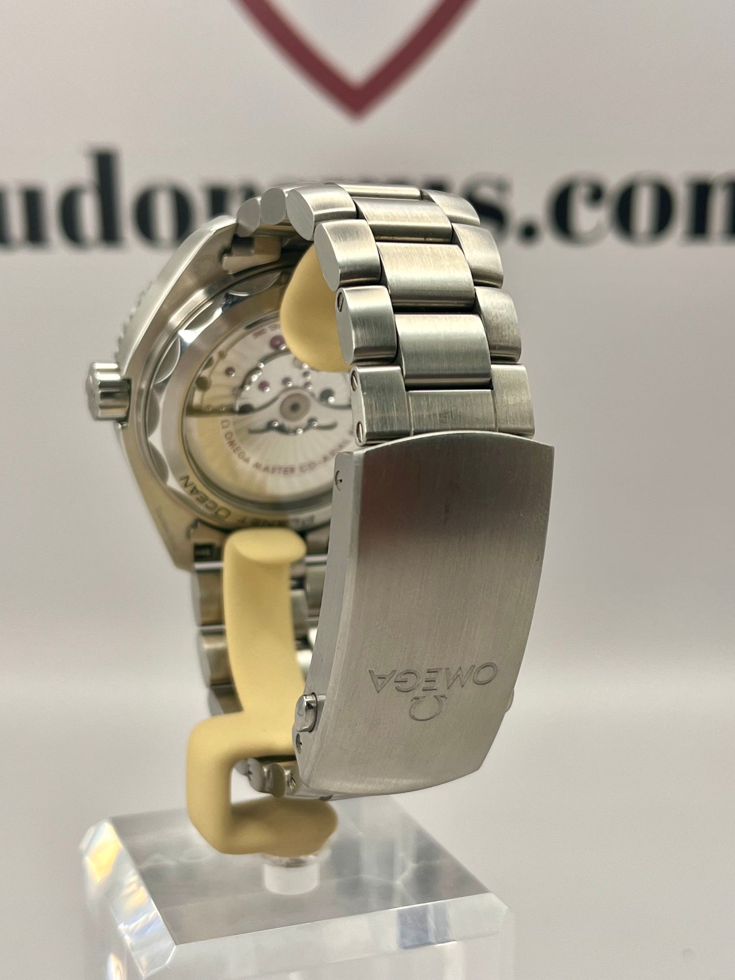 OMEGA SeaMaster Planet Ocean - 215.30.44.21.04.001 - 43.5 mm