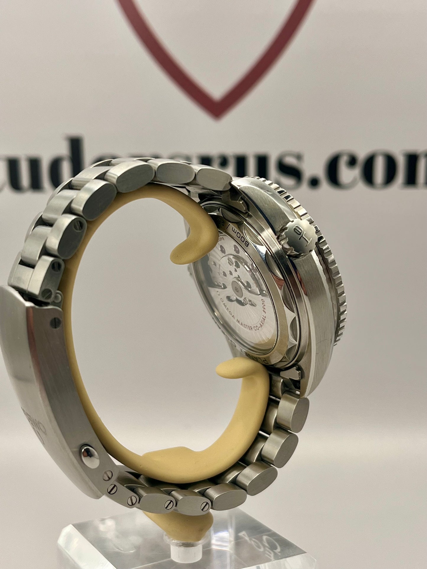 OMEGA SeaMaster Planet Ocean - 215.30.44.21.04.001 - 43.5 mm