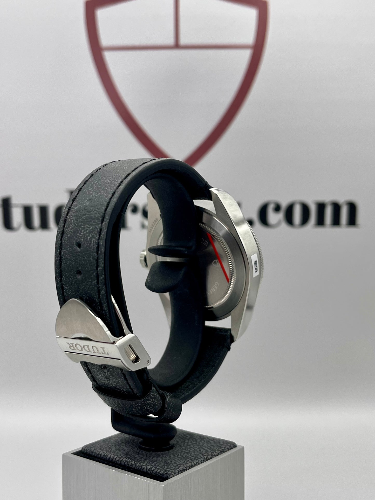 2016 TUDOR **UNWORN** NOS Black Bay 'Smiley' - 79220N - 41mm - Full Set - Rare!