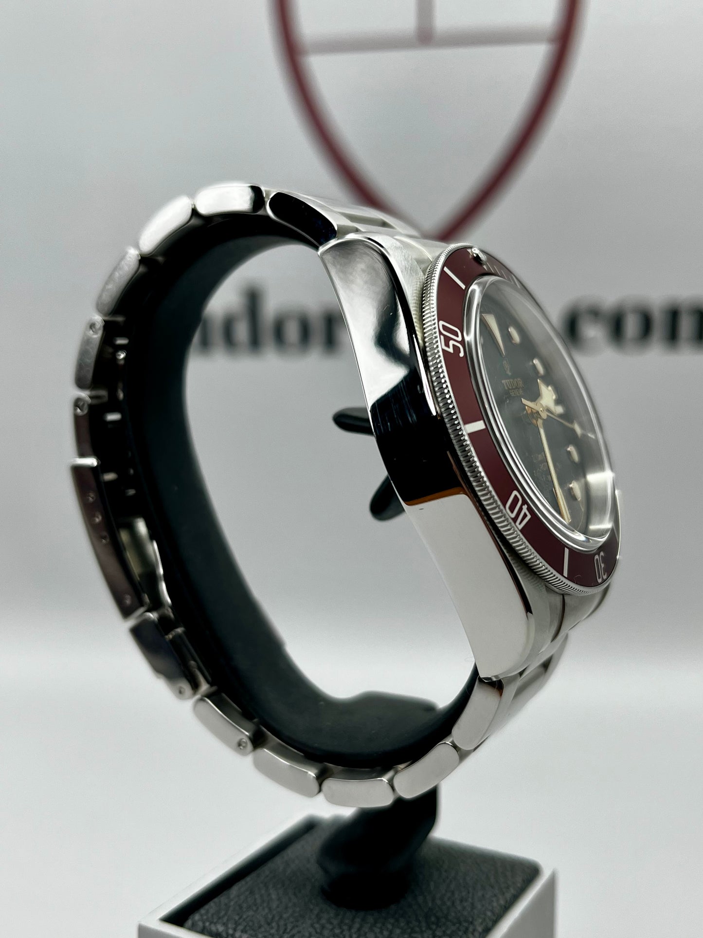 **UNWORN FROM NEW** 2017 TUDOR Black Bay 41mm - 79220R - 'Smiley' - Full Set