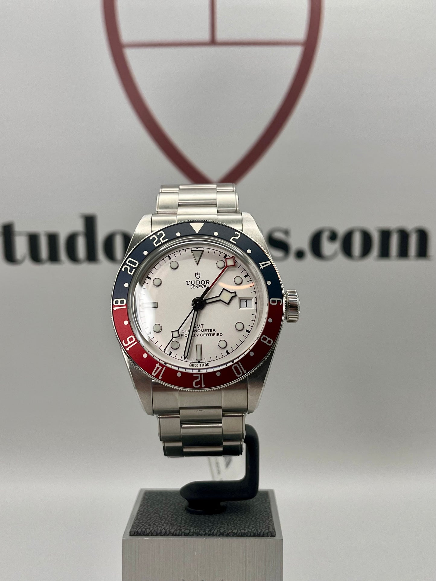 2023 Unworn Tudor Black Bay GMT Pepsi - 79830RB - Opaline Dial - 41mm - Full Set