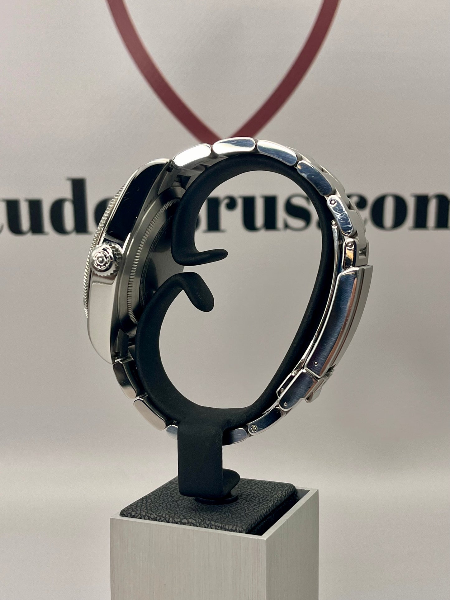 2025 TUDOR Black Bay 68 - 43mm - M7943A1A0NU - Full Set