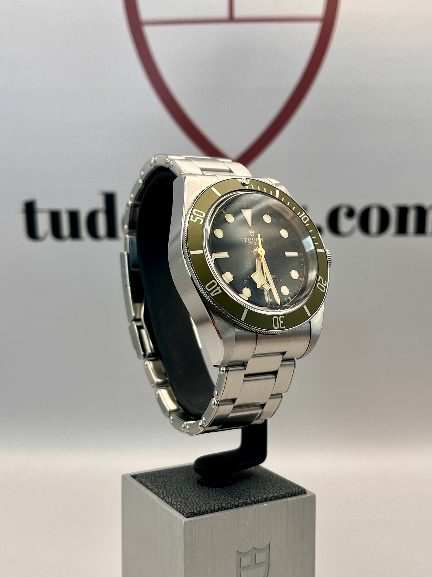 2022 TUDOR Black Bay 79230G 'Harrods' Edition - 41mm - Full Set