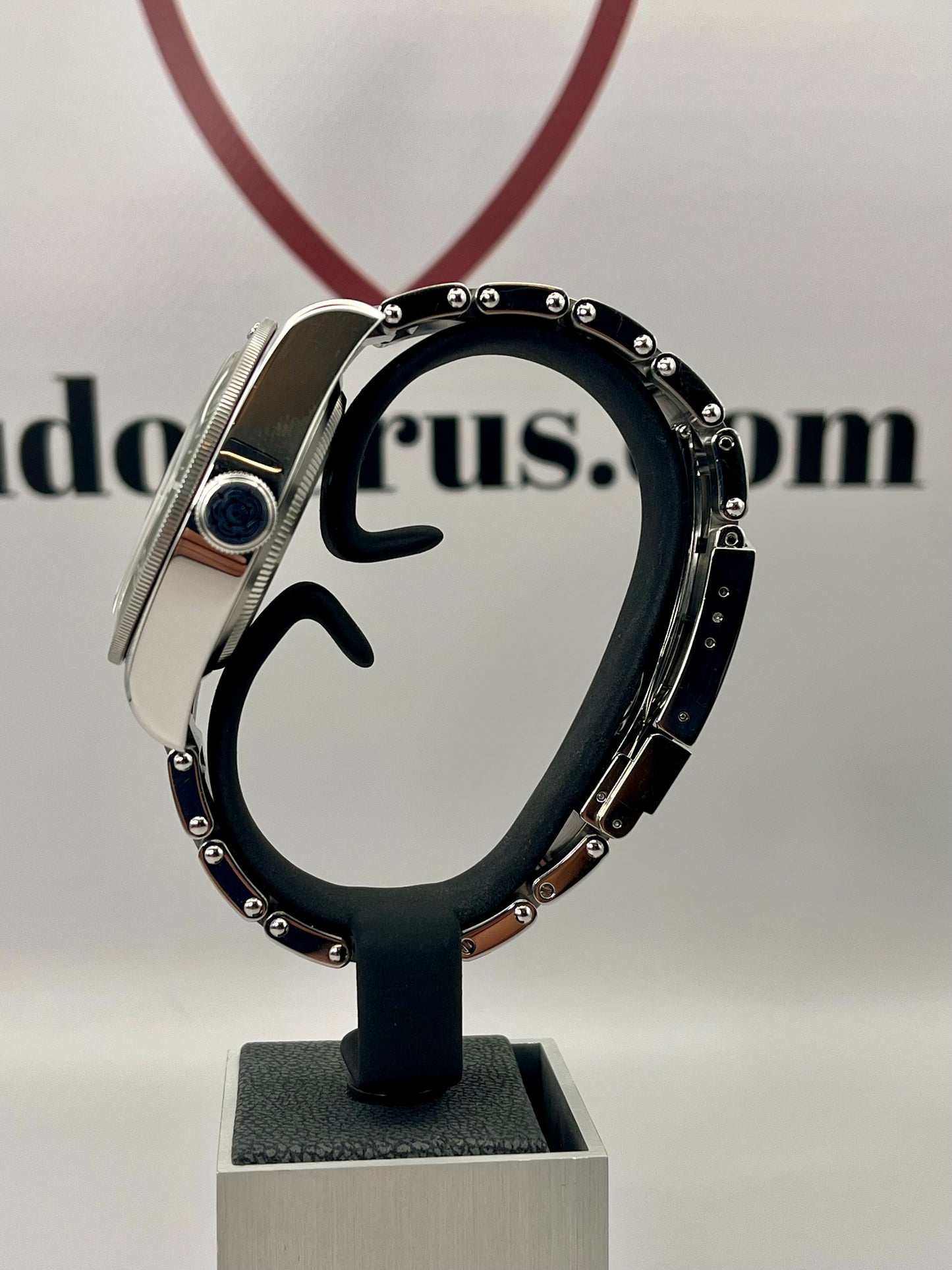 2023 TUDOR Black Bay 79230G 'Harrods' Edition - 41mm - Full Set