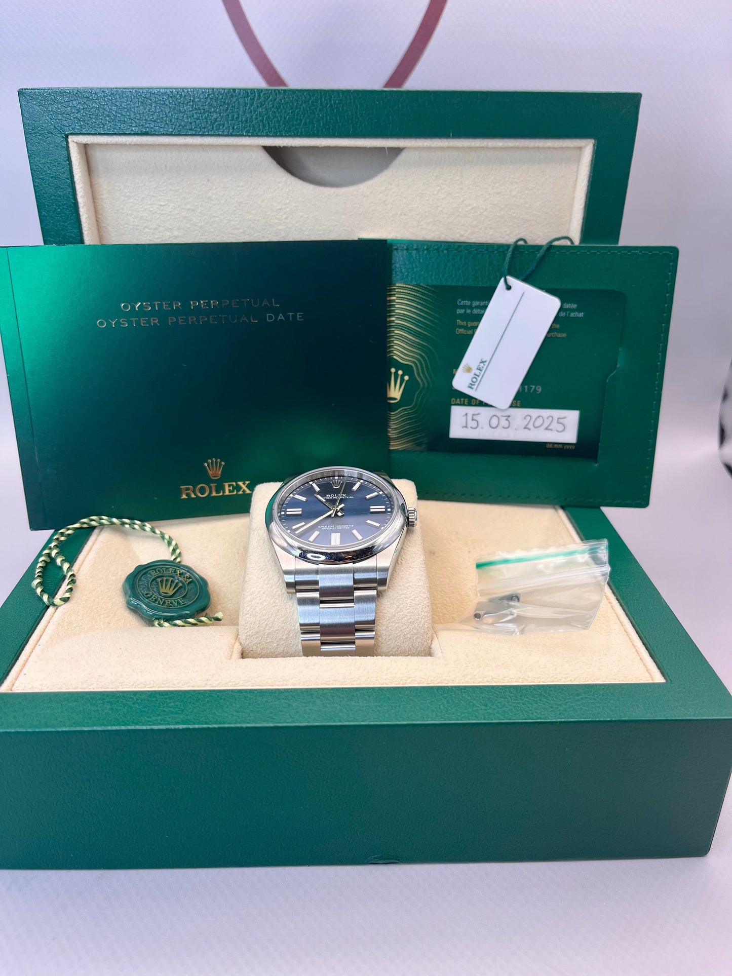 2025 ROLEX Oyster Perpetual 41mm - 124300 - Full Set - Warranty to March 2030
