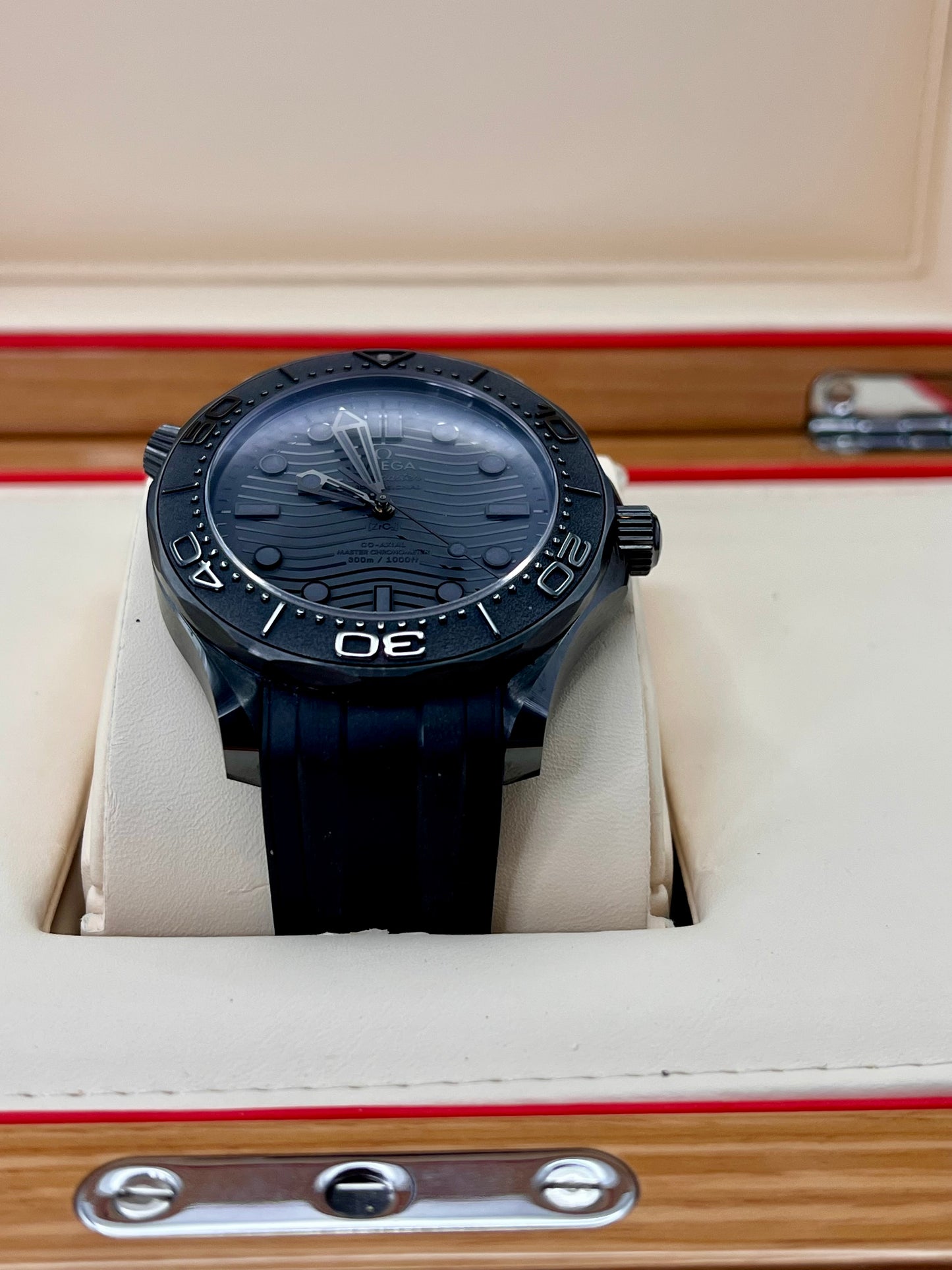 2024 Omega Seamaster Diver 300 - 43.5mm - 210.92.44.20.01.003 - Full Set