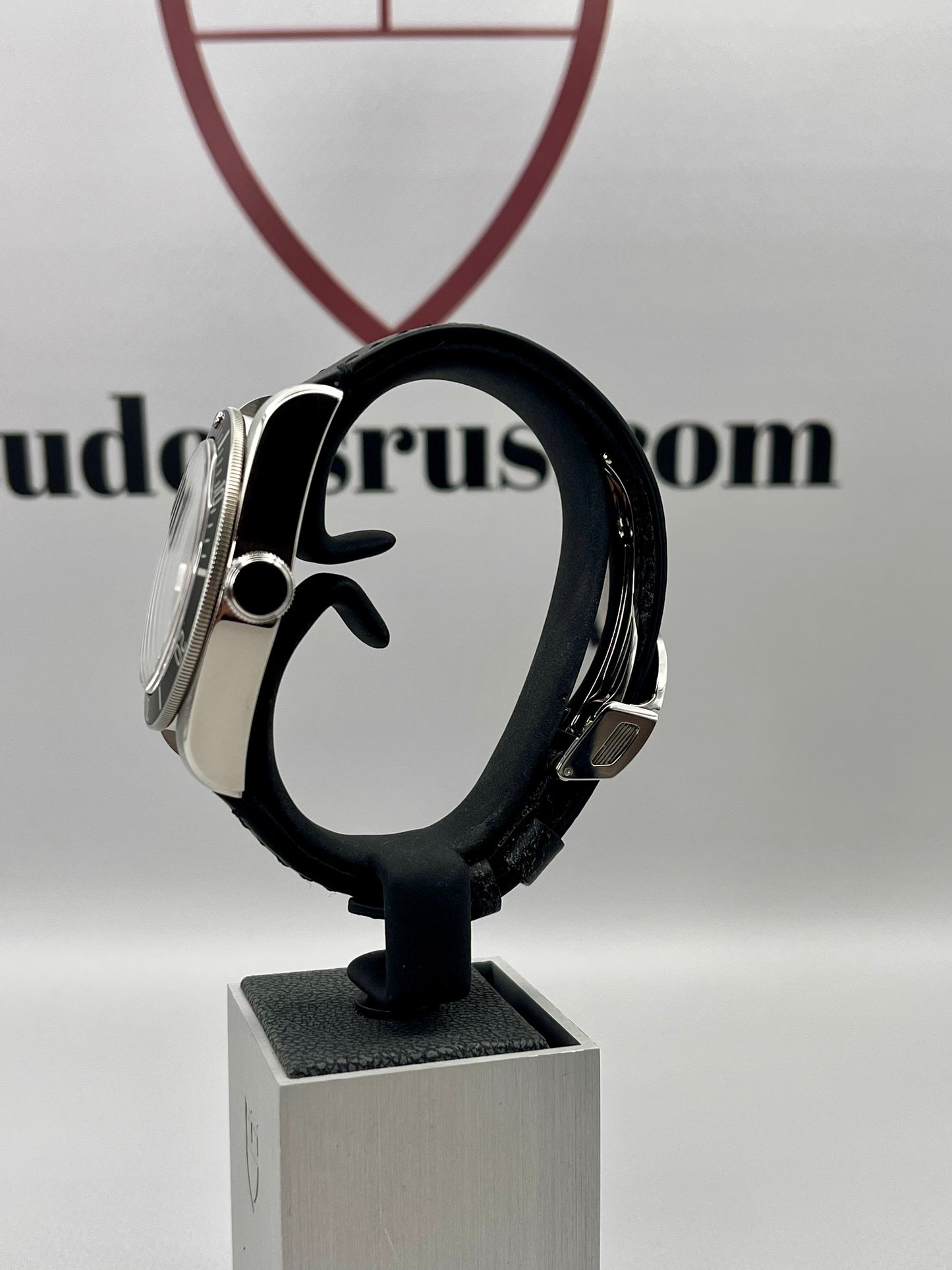 2016 TUDOR **UNWORN** NOS Black Bay 'Smiley' - 79220N - 41mm - Full Set - Rare!