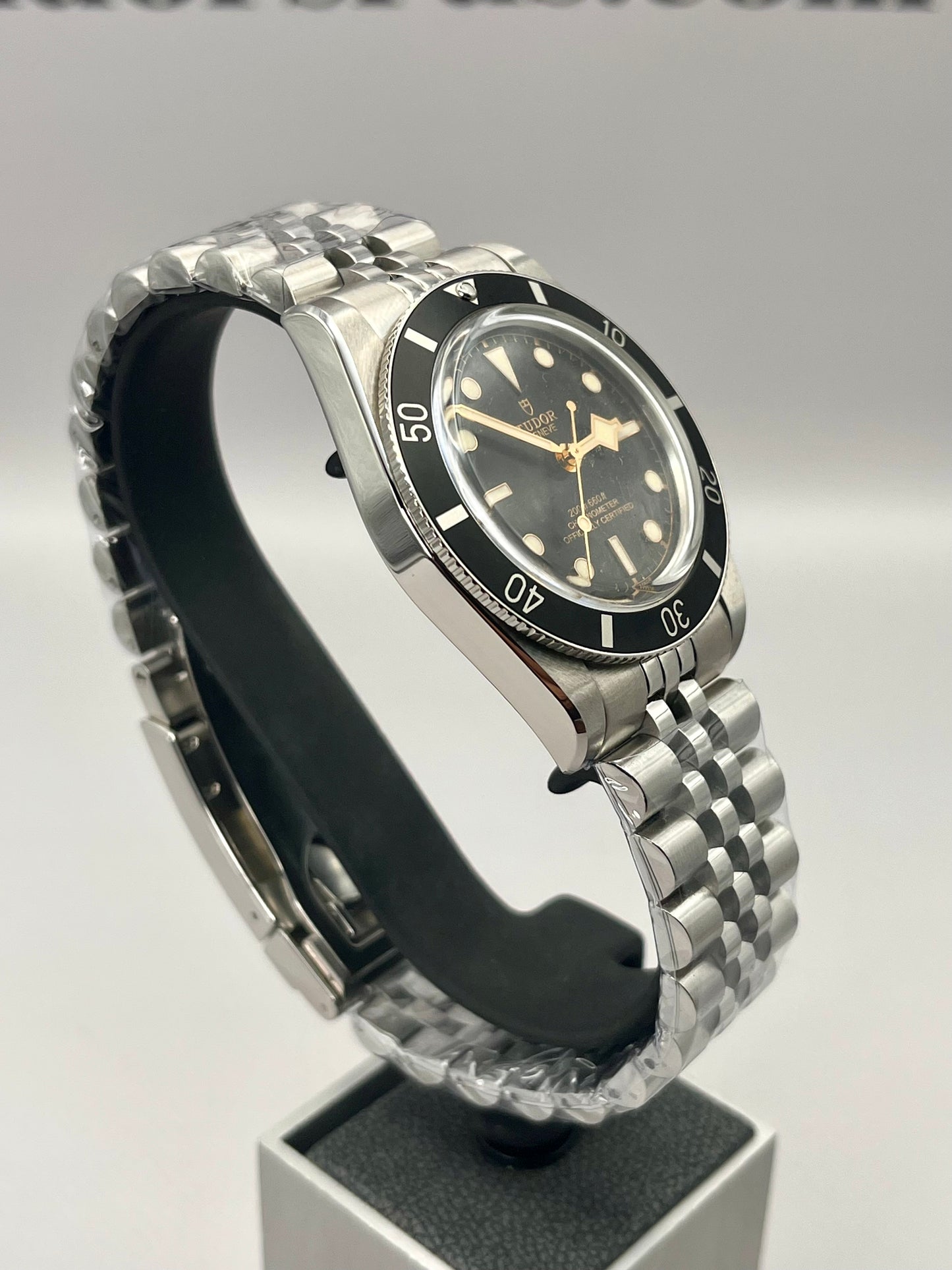 2023 TUDOR Black Bay 54 - 79000N - 37mm - Tudor + Uncle Straps