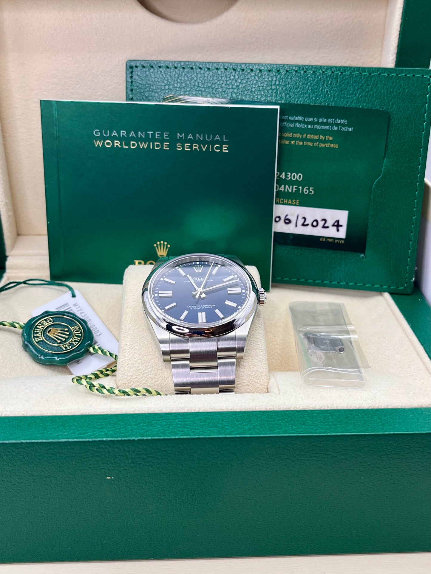 2024 ROLEX Oyster Perpetual 41mm - 124300 - Full Set - Warranty to June 2029