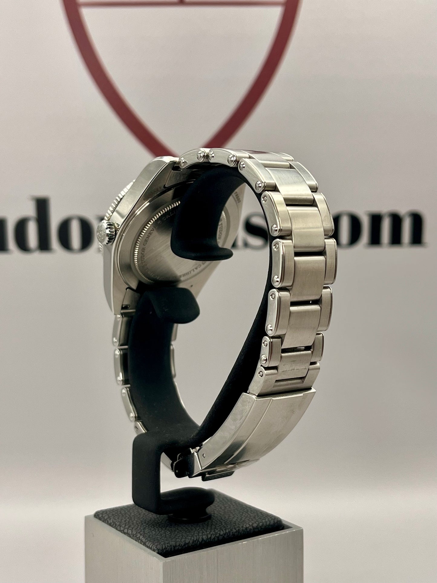 2023 TUDOR Black Bay 54 - 79000N - 37mm - Tudor + Uncle Straps