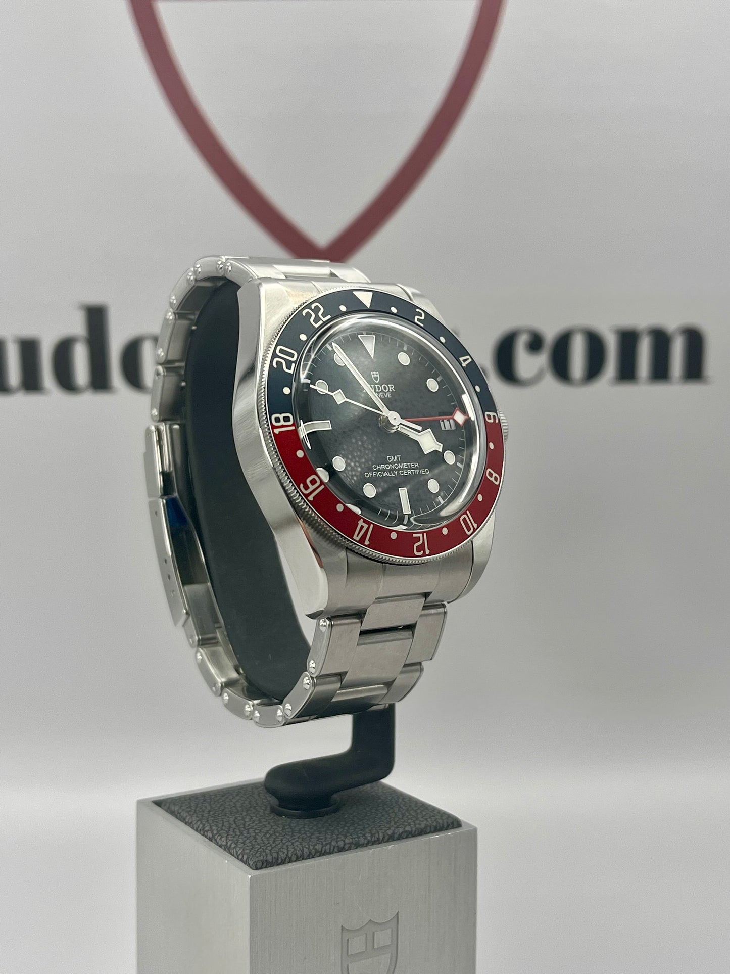 2025 **BRAND NEW** TUDOR Black Bay GMT 'Pepsi' - 79830RB - 2 x OEM Straps