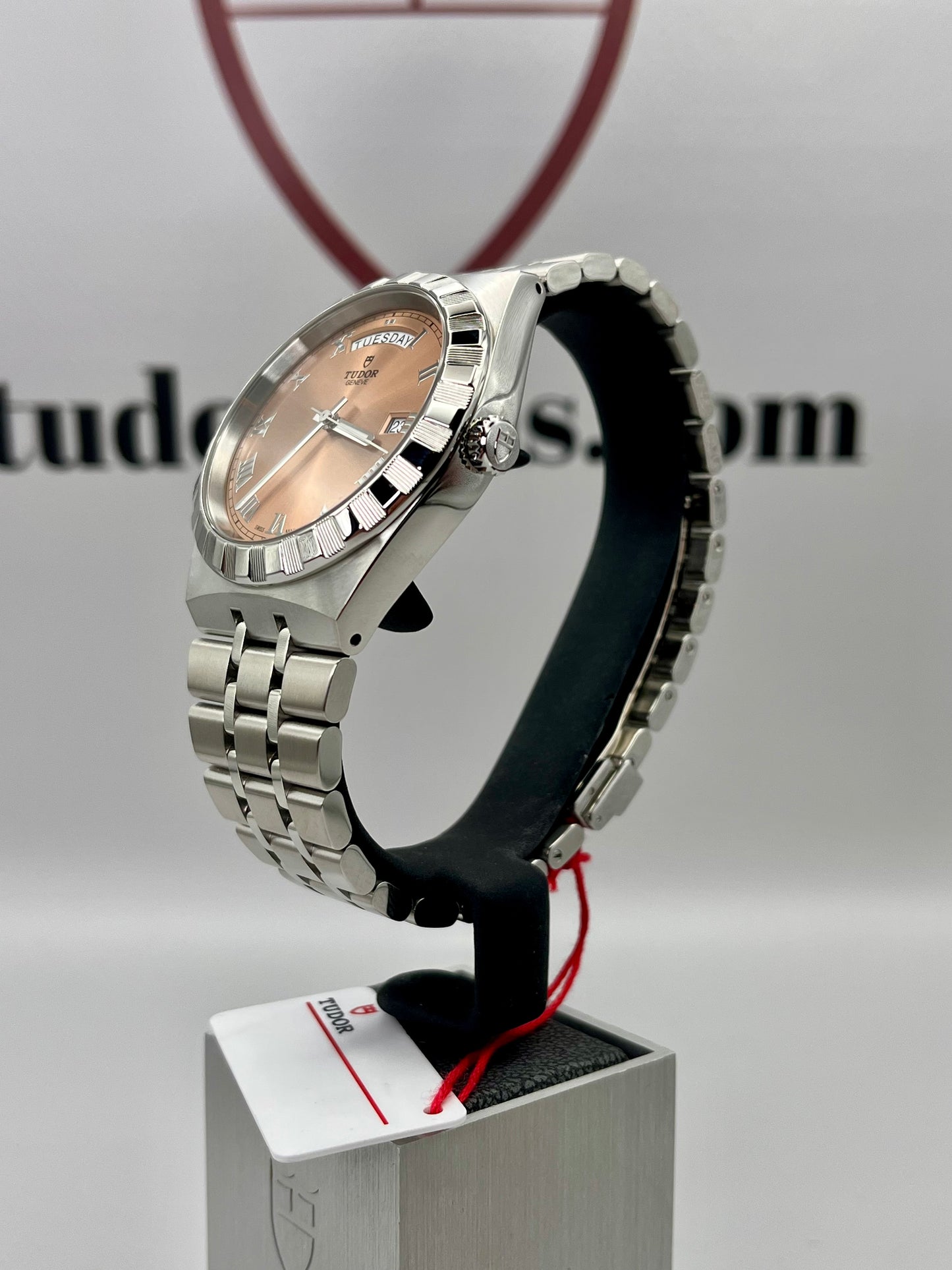 New/Unworn TUDOR Royal Salmon - 28600 - 41 mm - Full Set - Warranty to Mar 2030