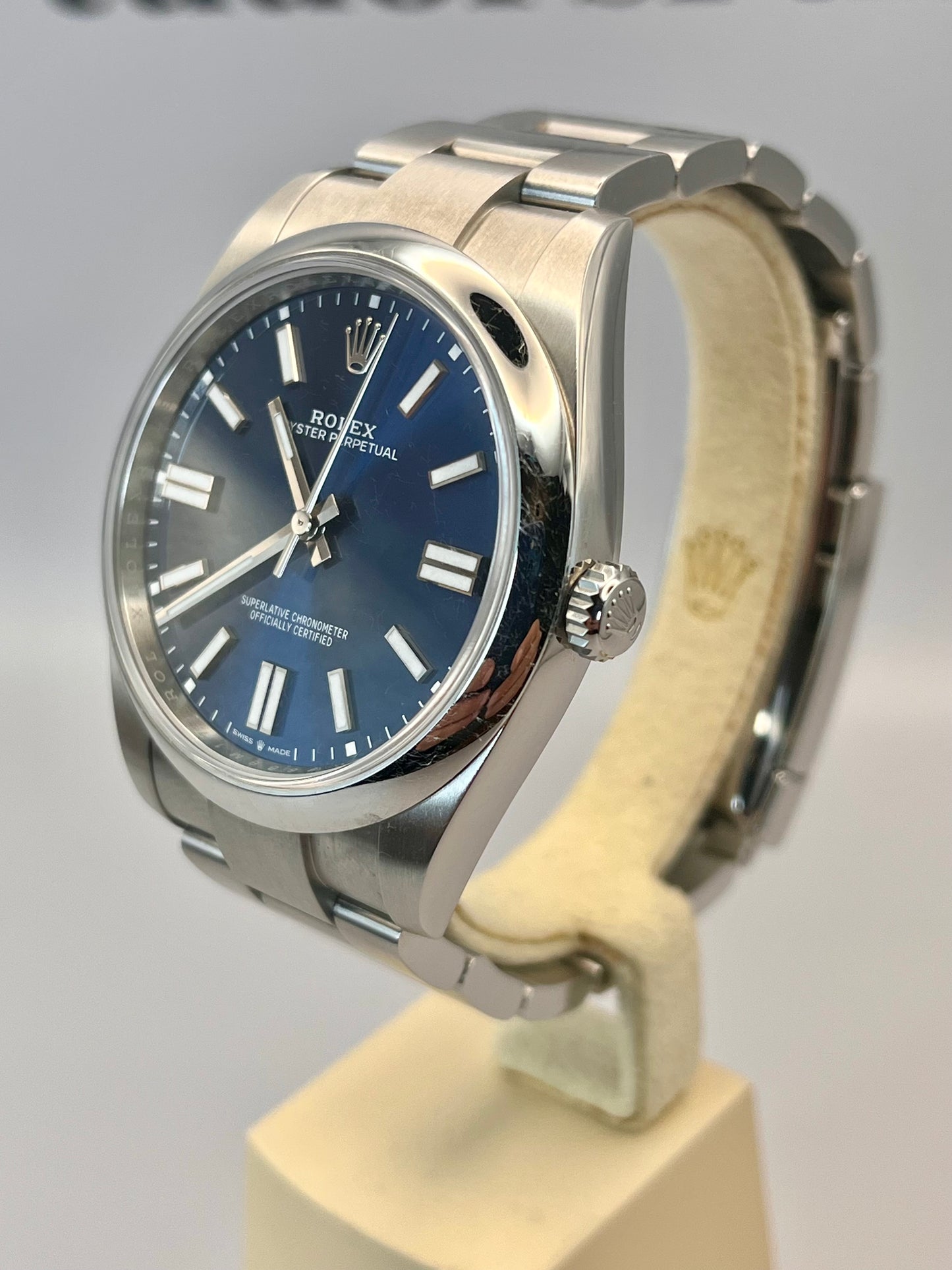 2025 ROLEX Oyster Perpetual 41mm - 124300 - Full Set - Warranty to March 2030
