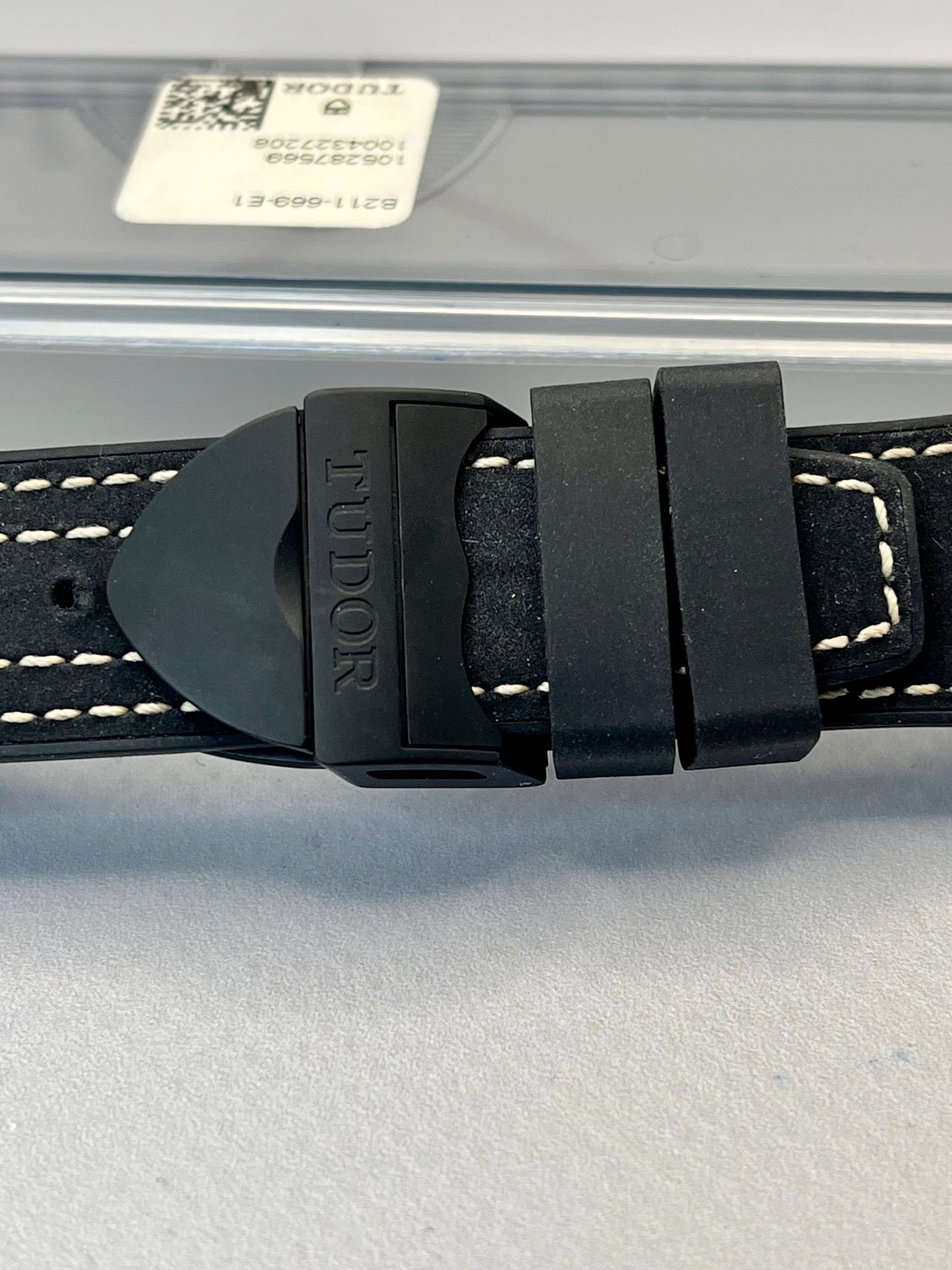 TUDOR OEM 22mm Hybrid Strap + OEM Tudor Black 18mm Clasp