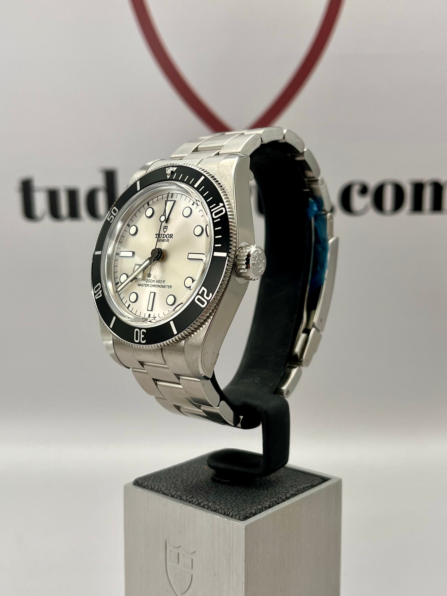 2025 **UNWORN** TUDOR Black Bay 68 - 43mm - M7943A1A0NU