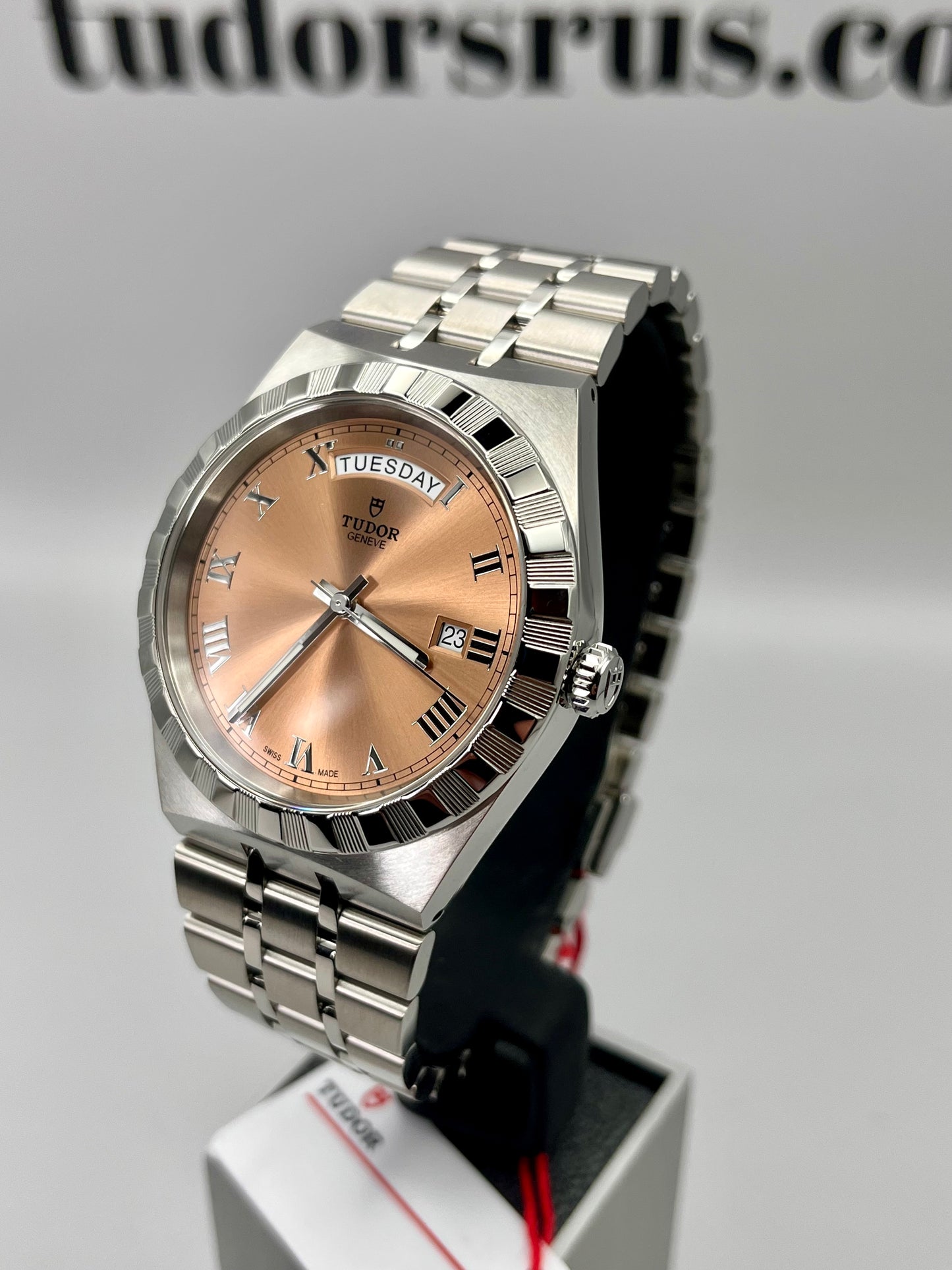 New/Unworn TUDOR Royal Salmon - 28600 - 41 mm - Full Set - Warranty to Mar 2030