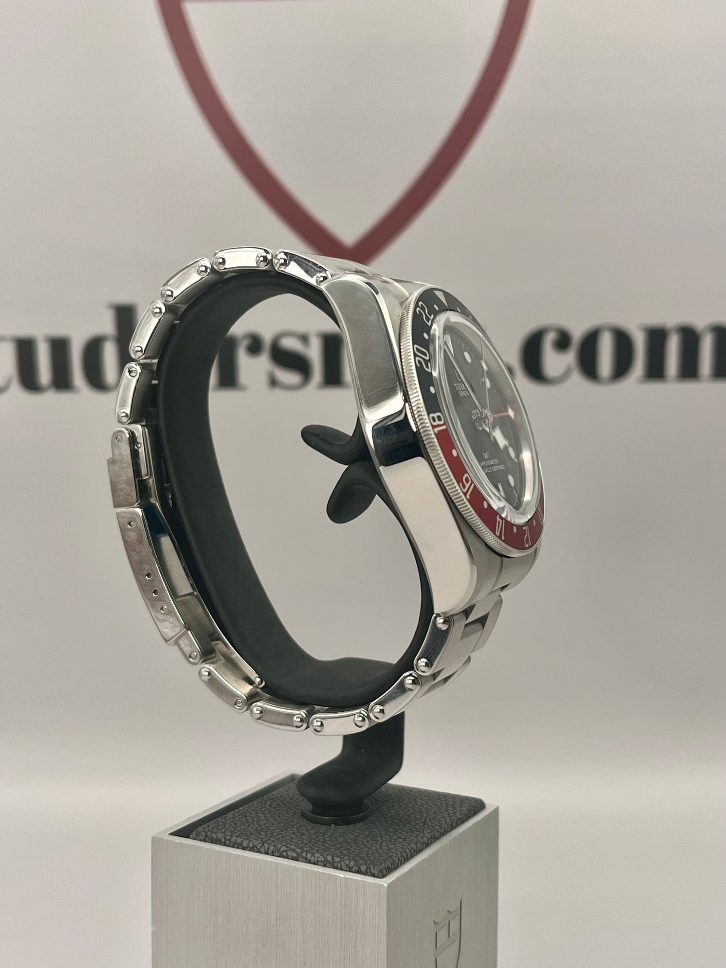 2025 **BRAND NEW** TUDOR Black Bay GMT 'Pepsi' - 79830RB - 2 x OEM Straps