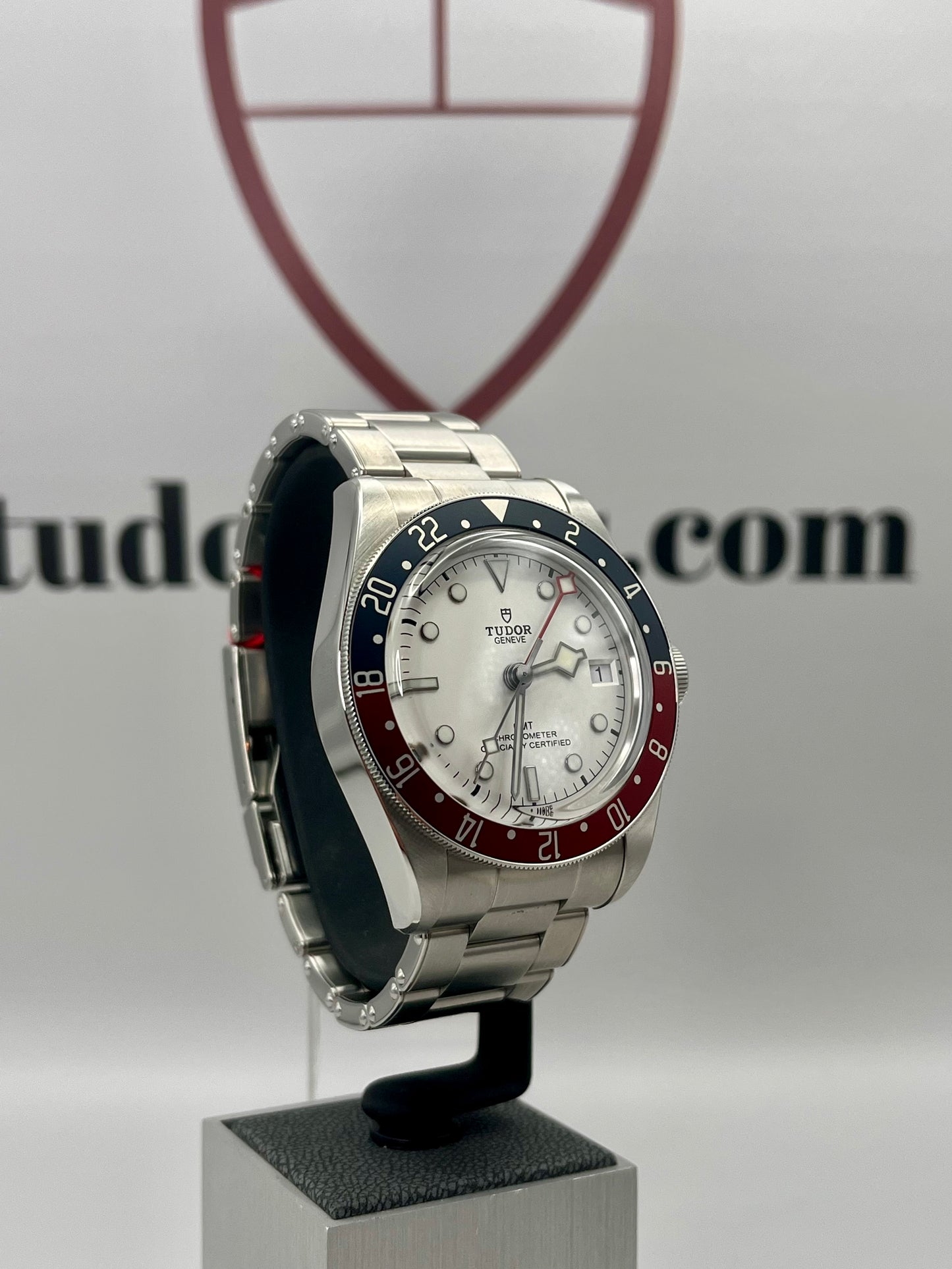 2023 Unworn Tudor Black Bay GMT Pepsi - 79830RB - Opaline Dial - 41mm - Full Set