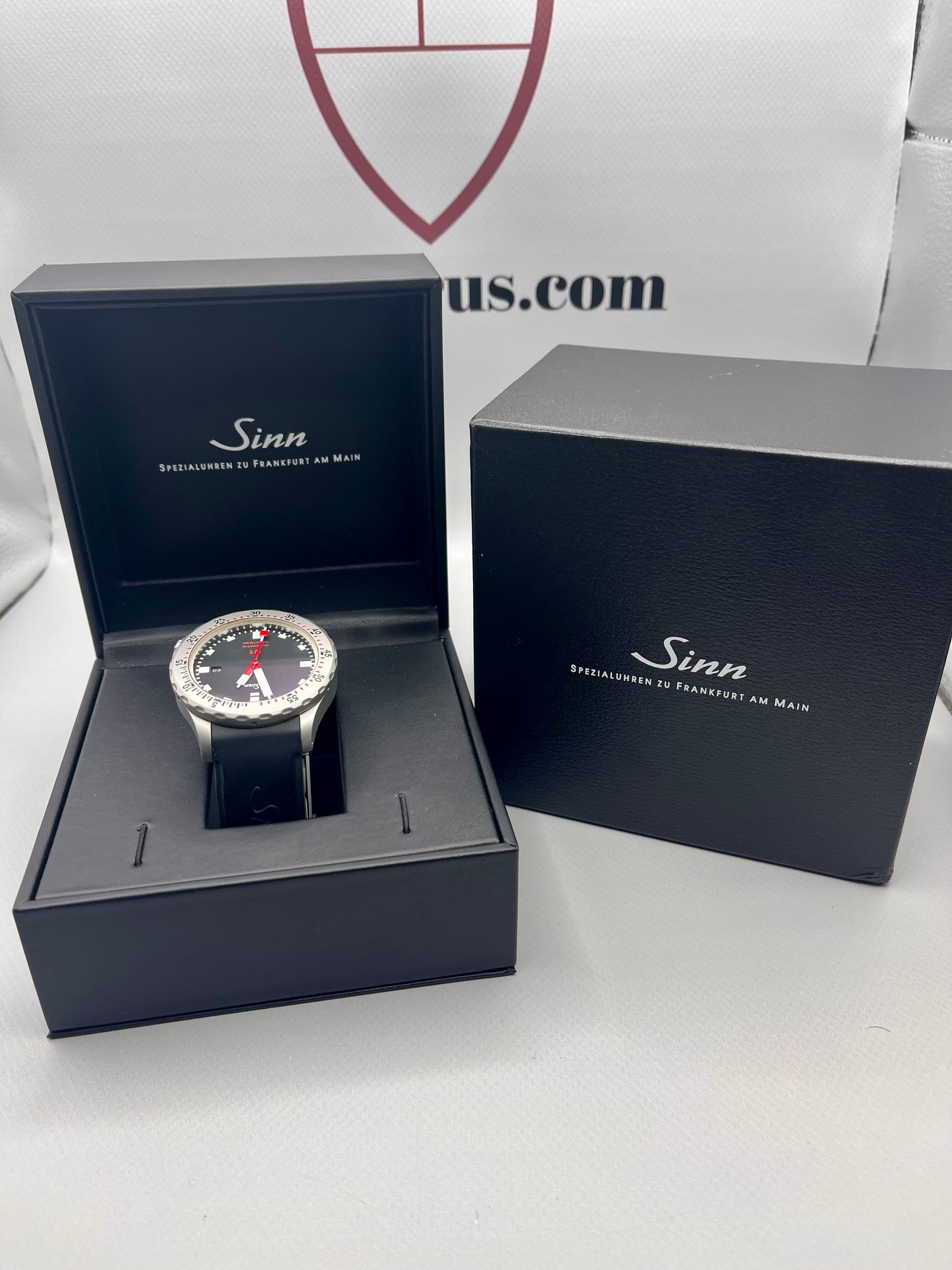 SINN U1 - Automatic - 1000m - Box only - Sinn Rubber Strap & Deployment Clasp