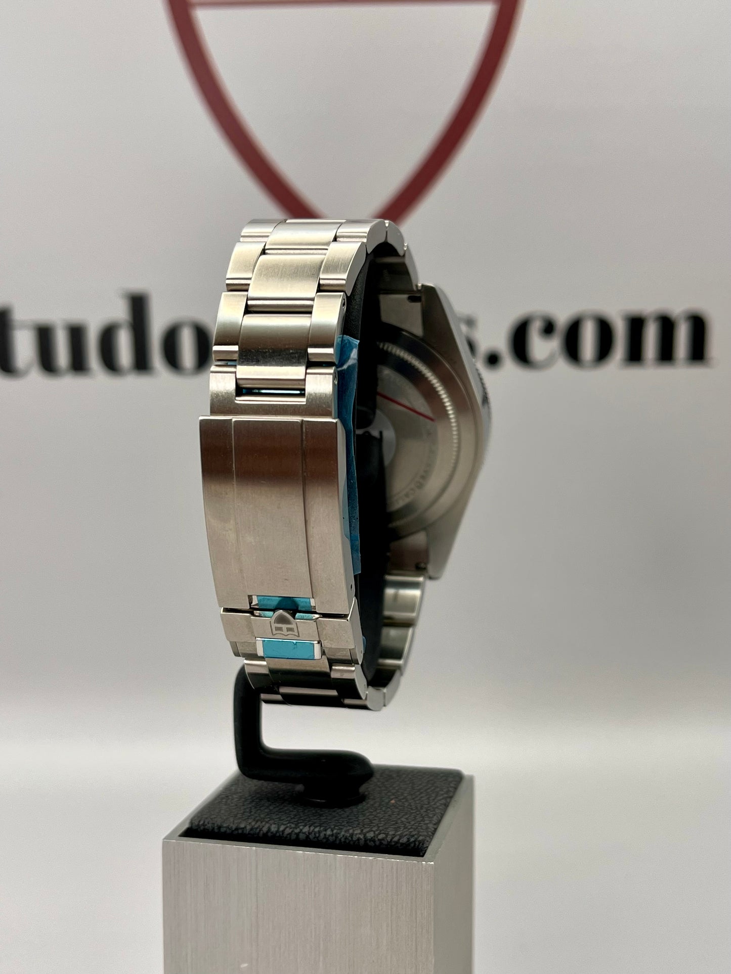 2025 **UNWORN** TUDOR Black Bay 68 - 43mm - M7943A1A0NU