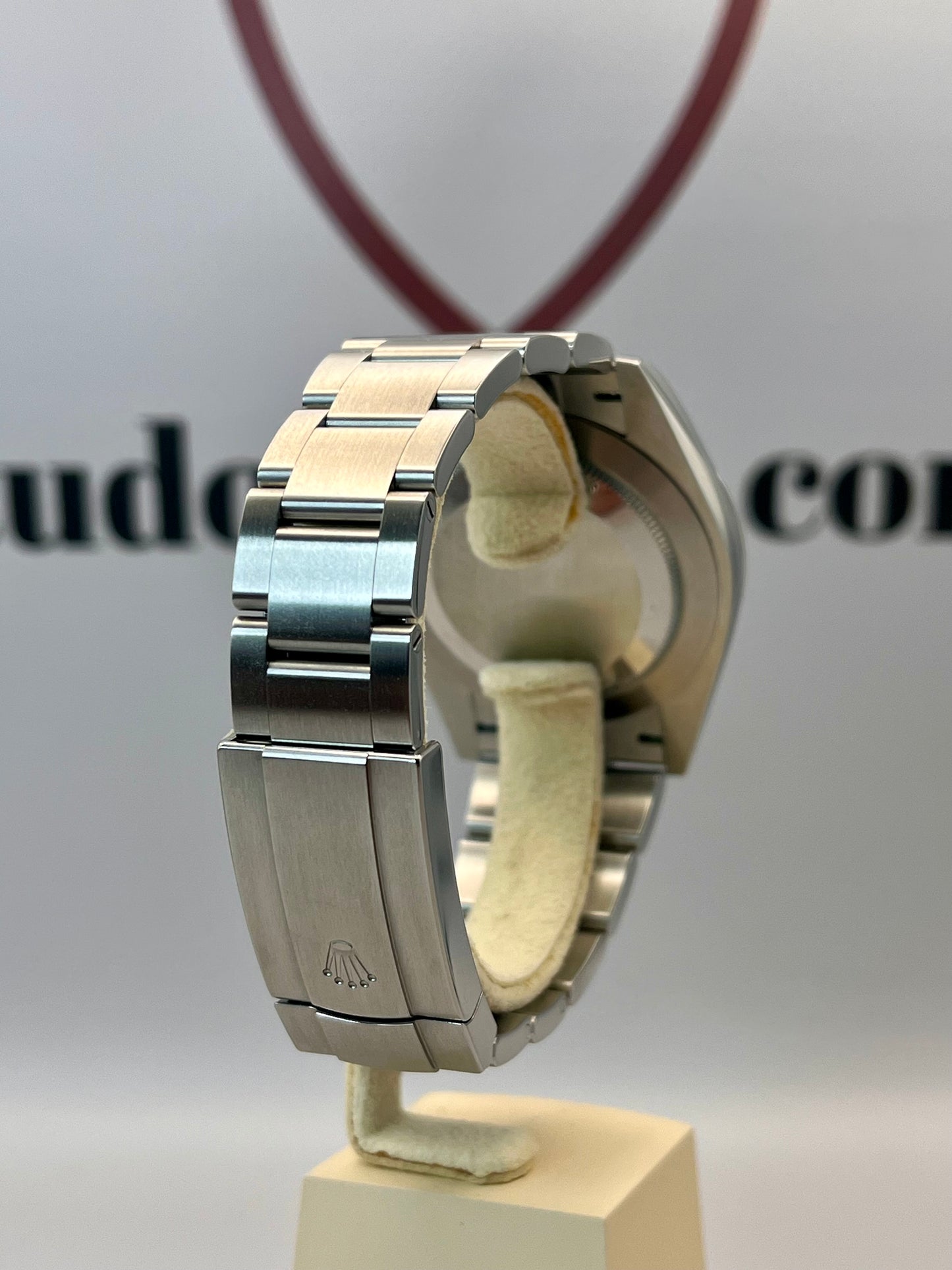 2025 ROLEX Oyster Perpetual 41mm - 124300 - Full Set - Warranty to March 2030